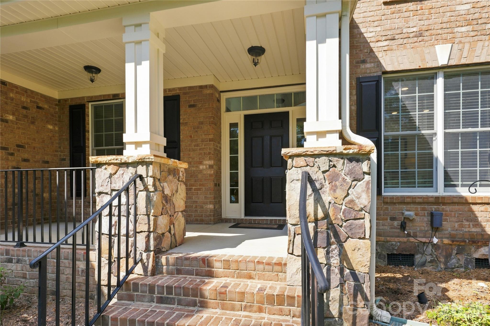 3013 Groves Edge Lane Property Photo 3