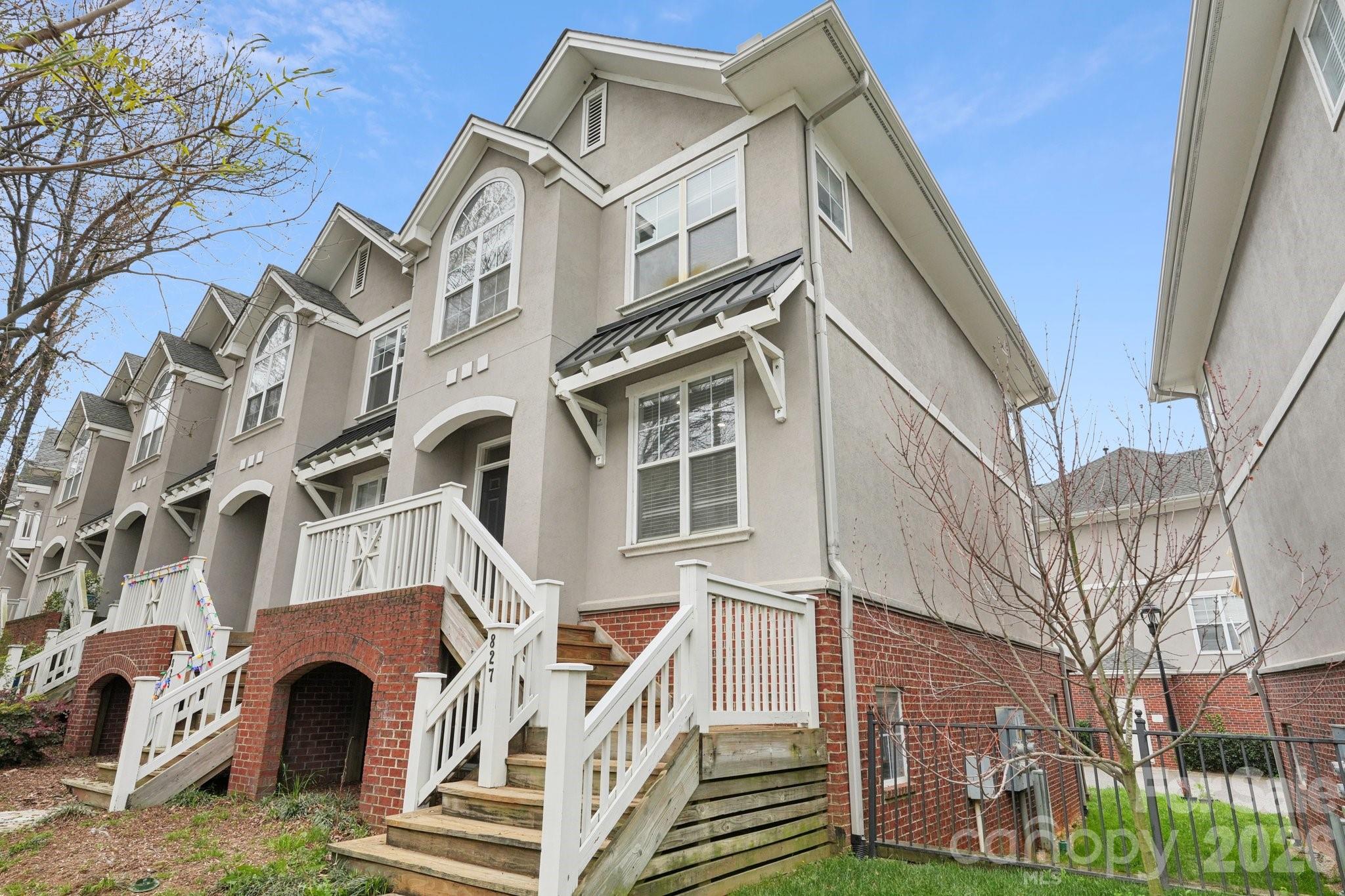 827 4th Street Property Photo 2