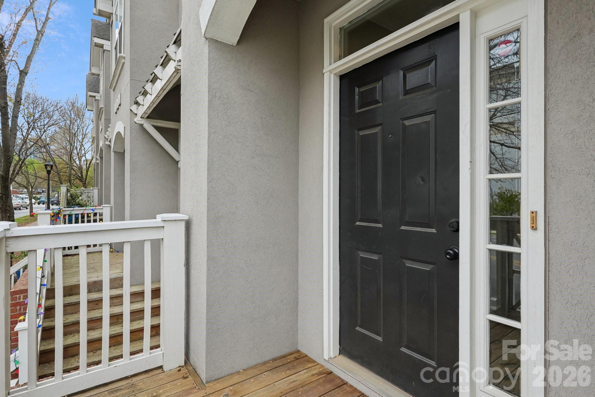 827 4th Street Property Photo 3