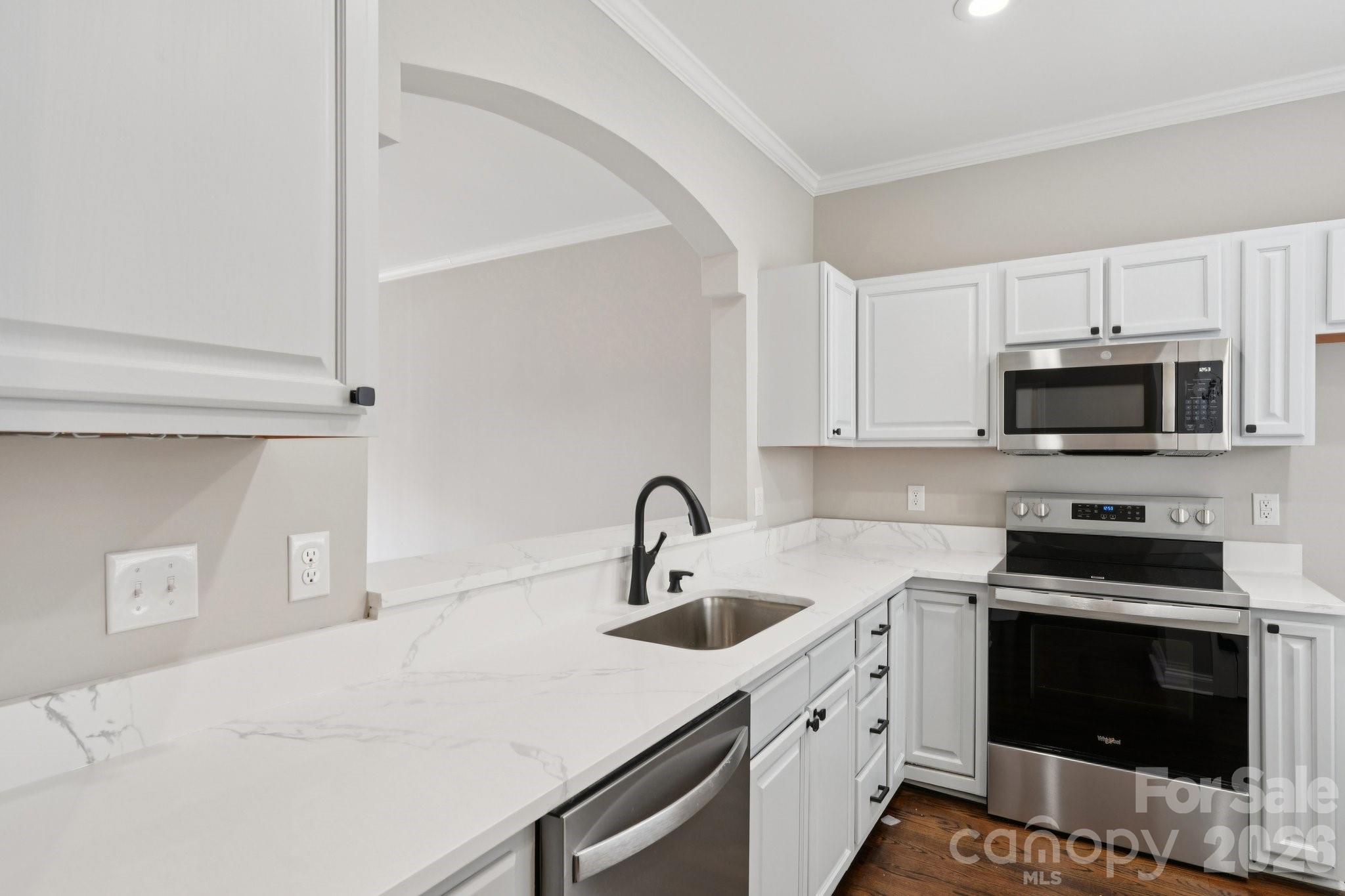 827 4th Street Property Photo 5