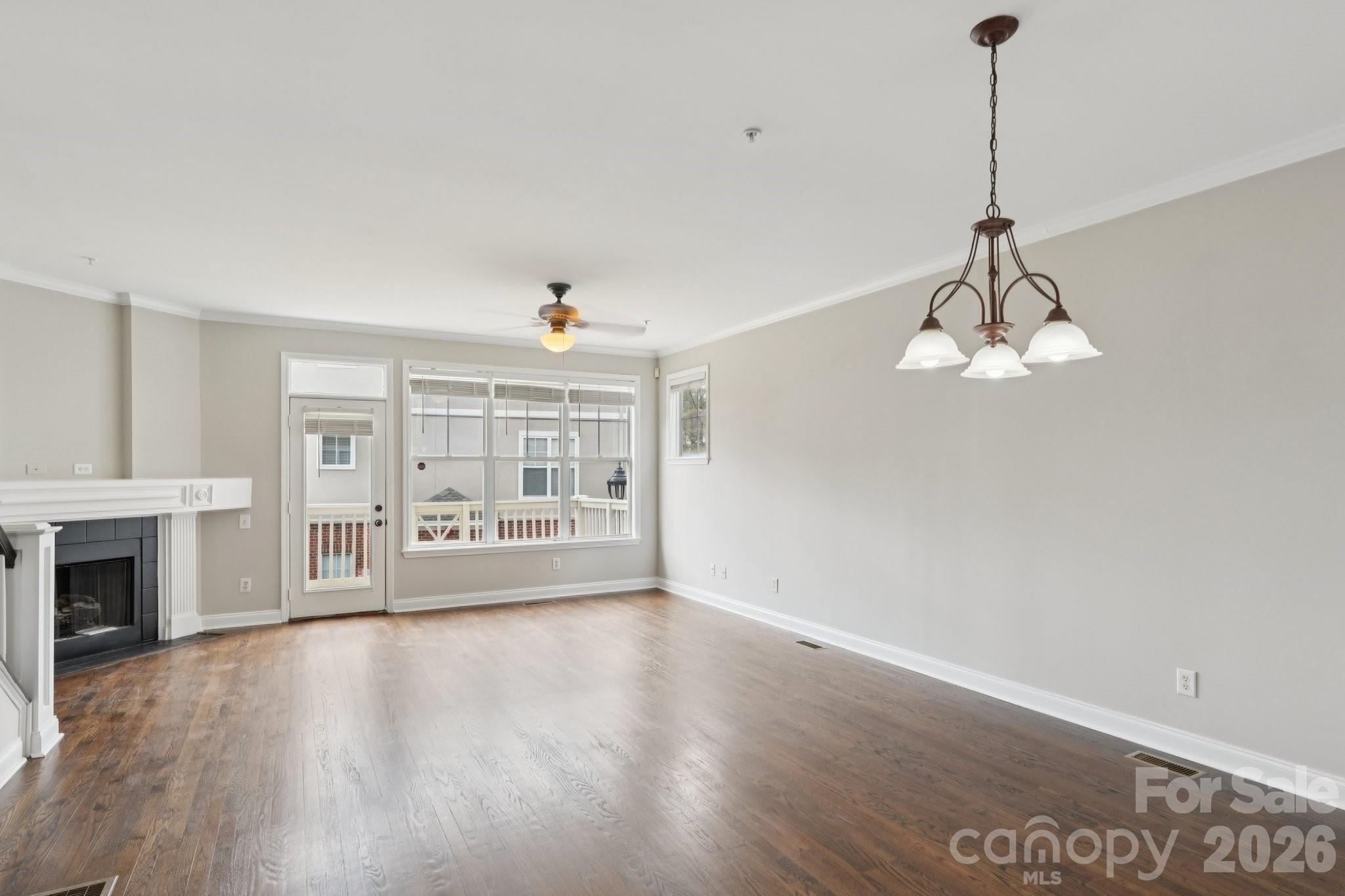 827 4th Street Property Photo 8