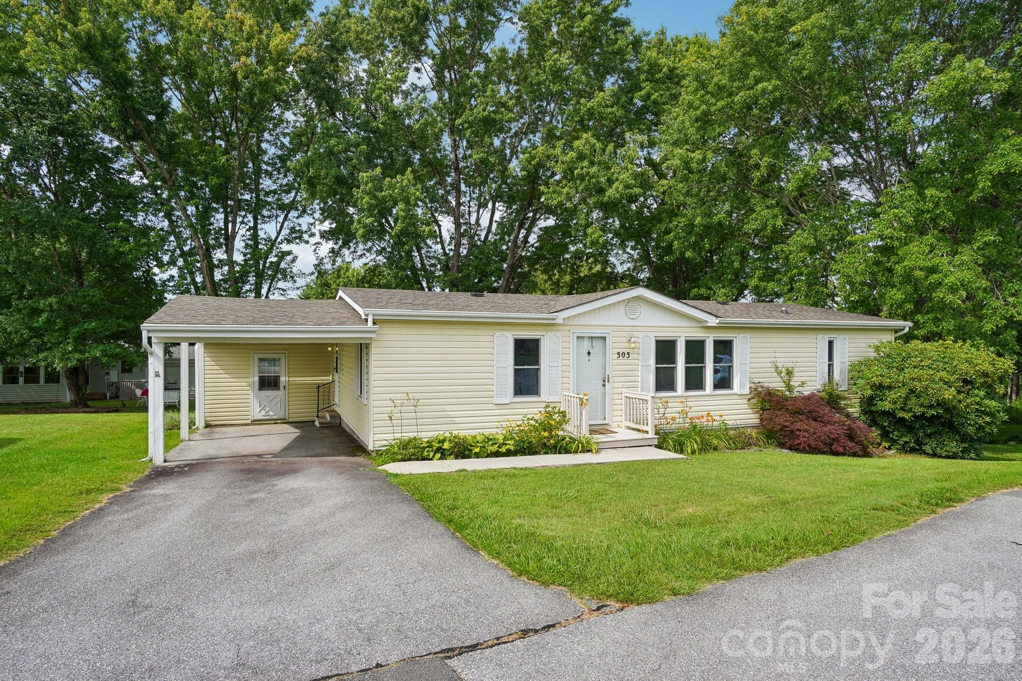 303 Meadowbrook Court Property Photo 33