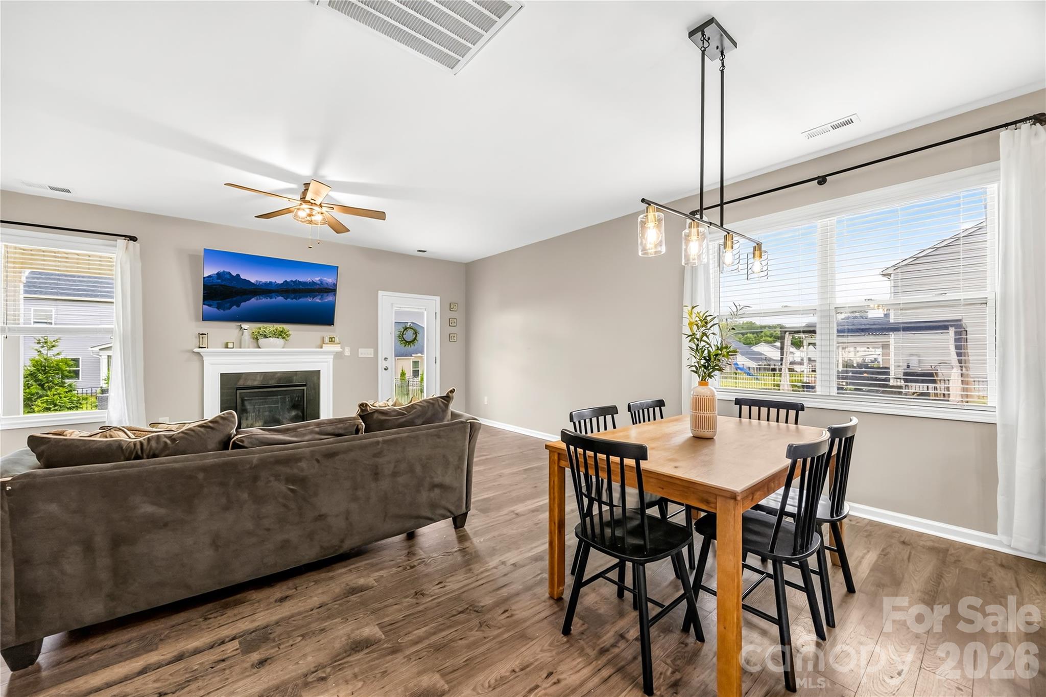 4526 Dover Court Property Photo 10