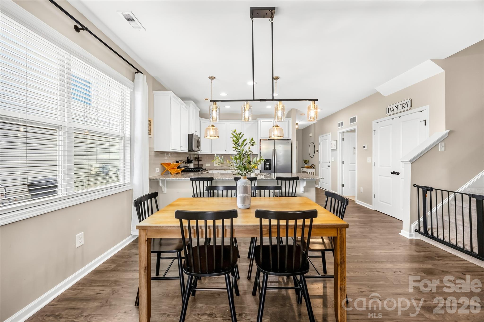 4526 Dover Court Property Photo 11