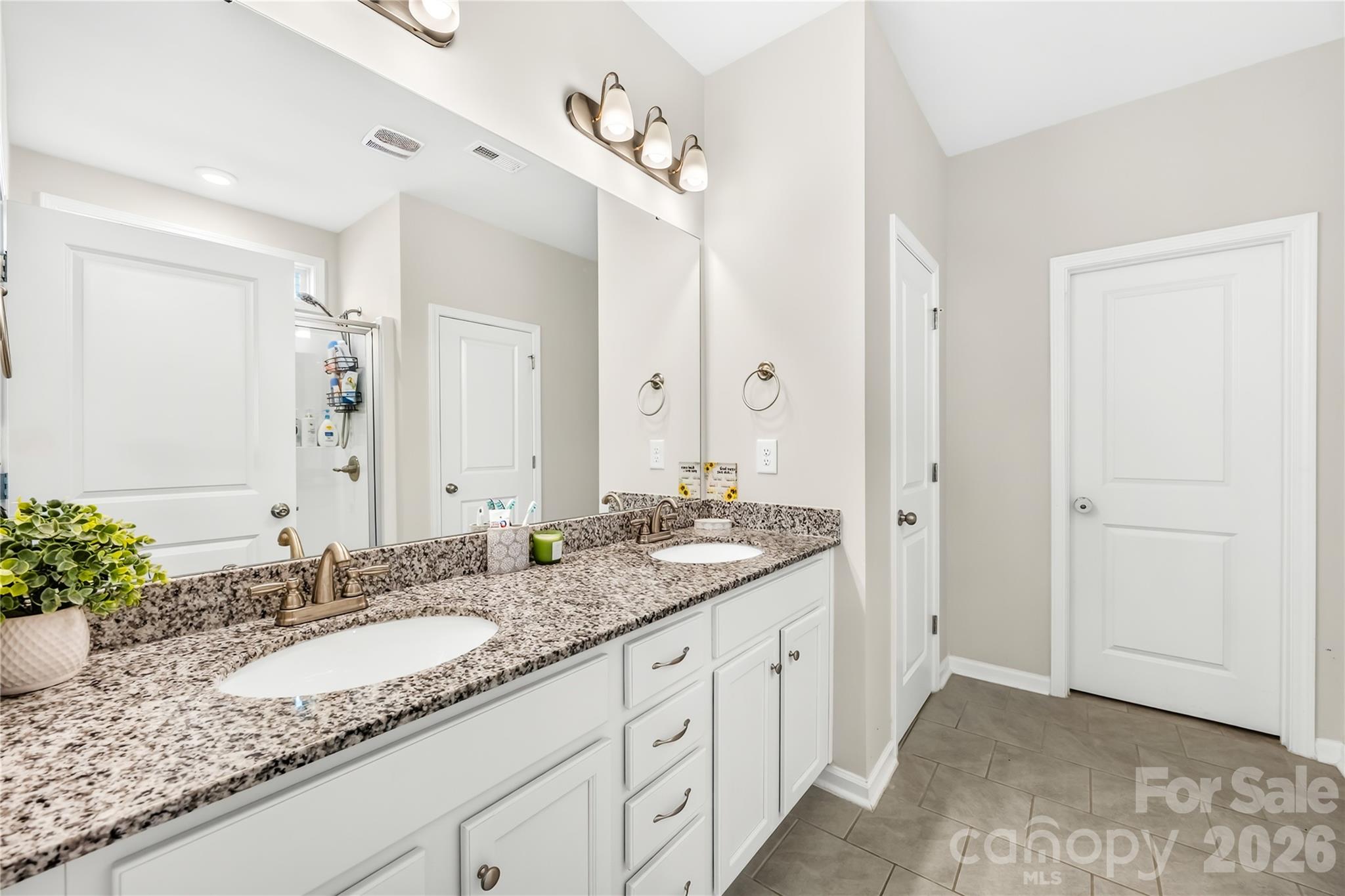 4526 Dover Court Property Photo 21
