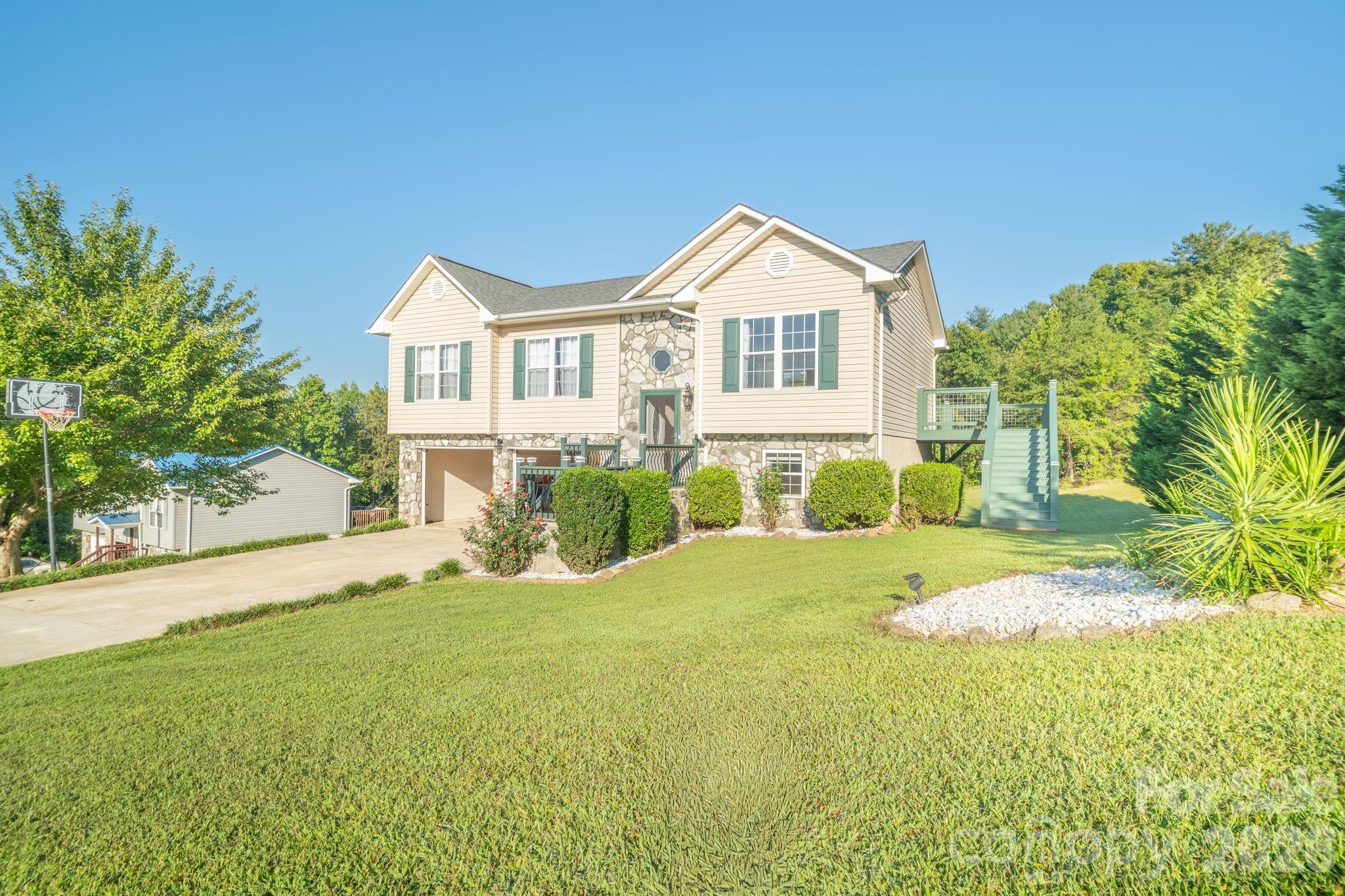 1260 Star Lane Property Photo 2