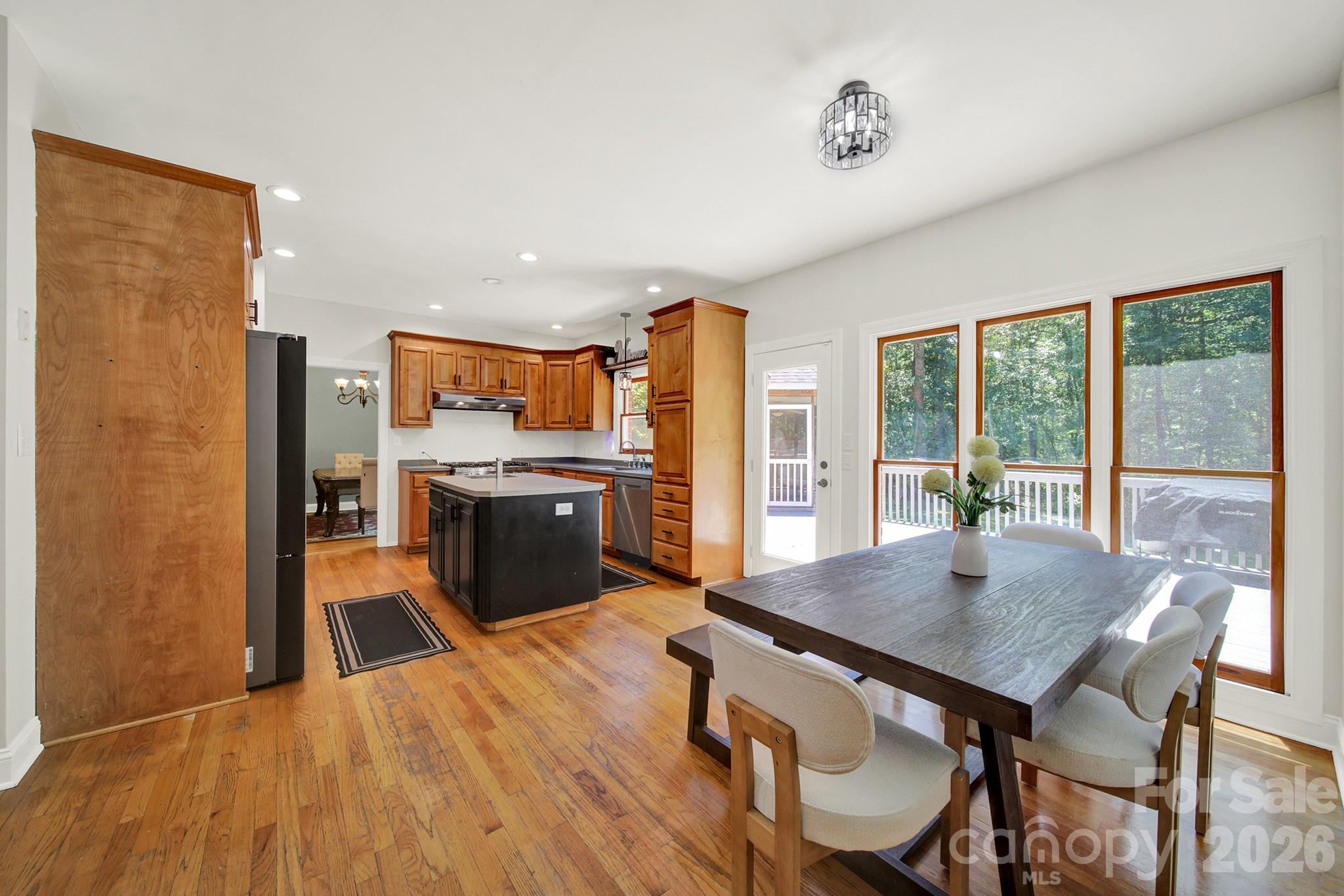 1583 Calder Lane Property Photo 10