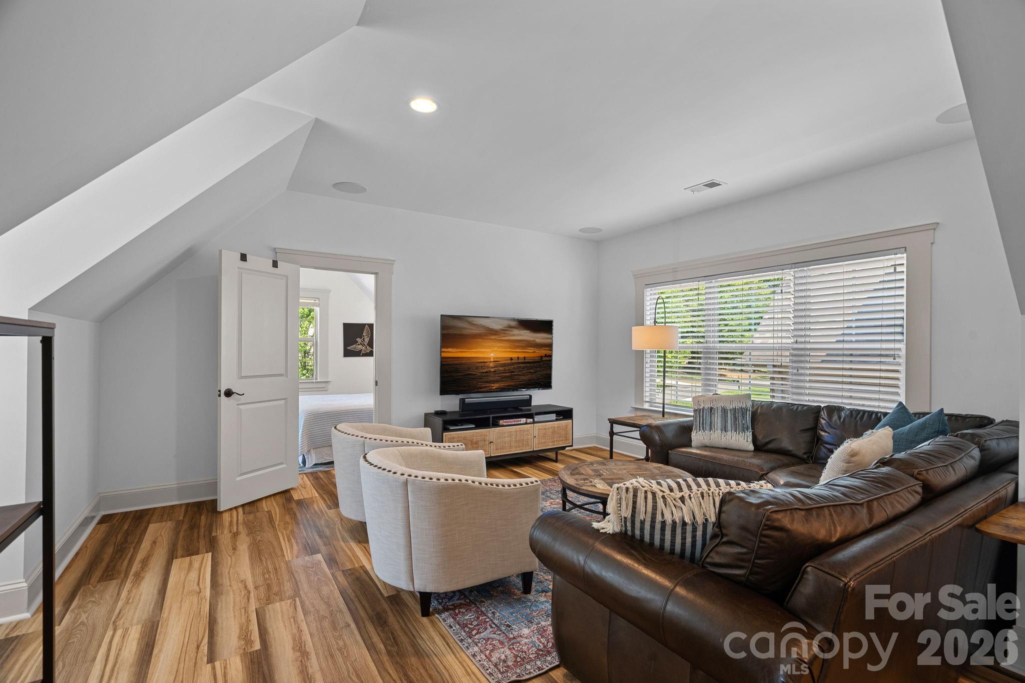 3813 Lakeside Drive Property Photo 29