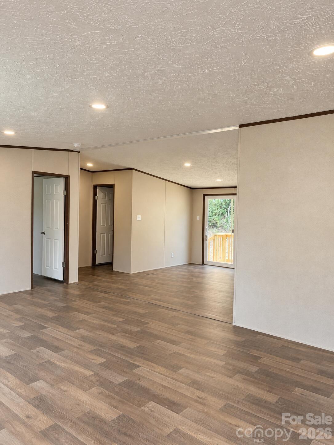 157 Berry Street Property Photo 3