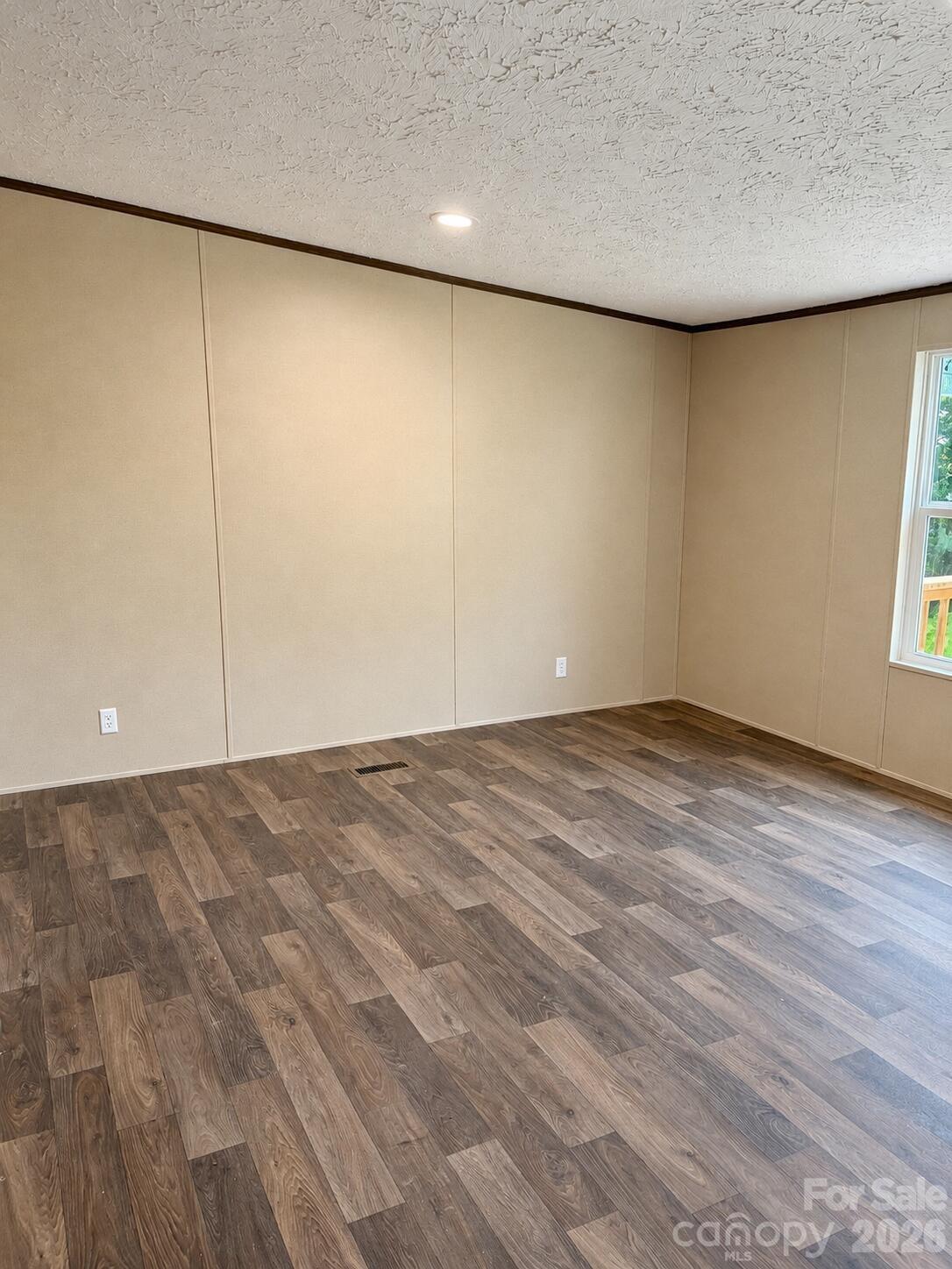 157 Berry Street Property Photo 7