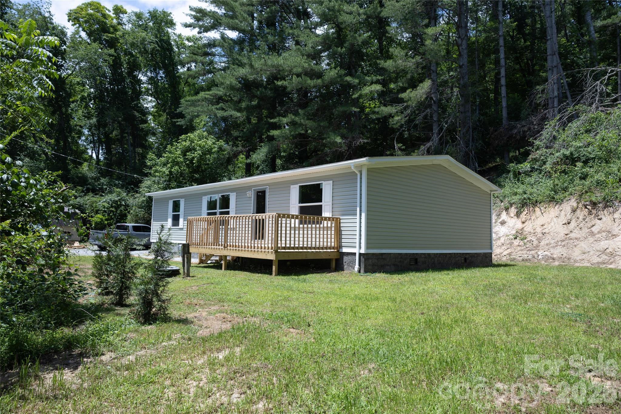 157 Berry Street Property Photo 15
