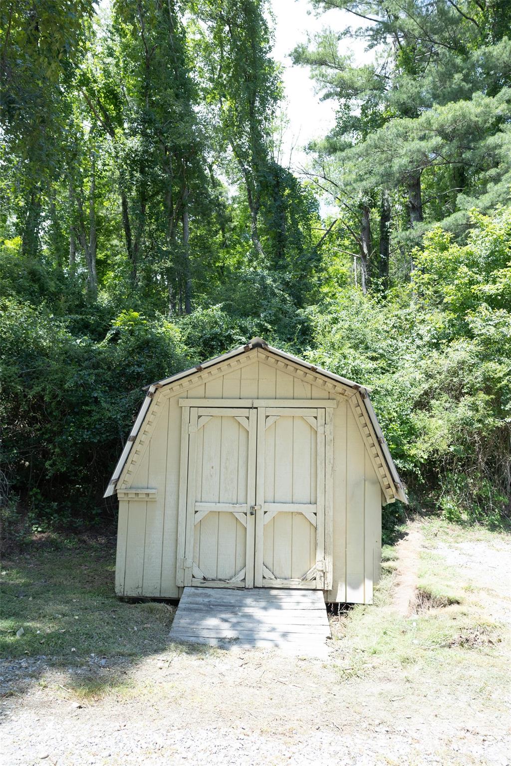 157 Berry Street Property Photo 16