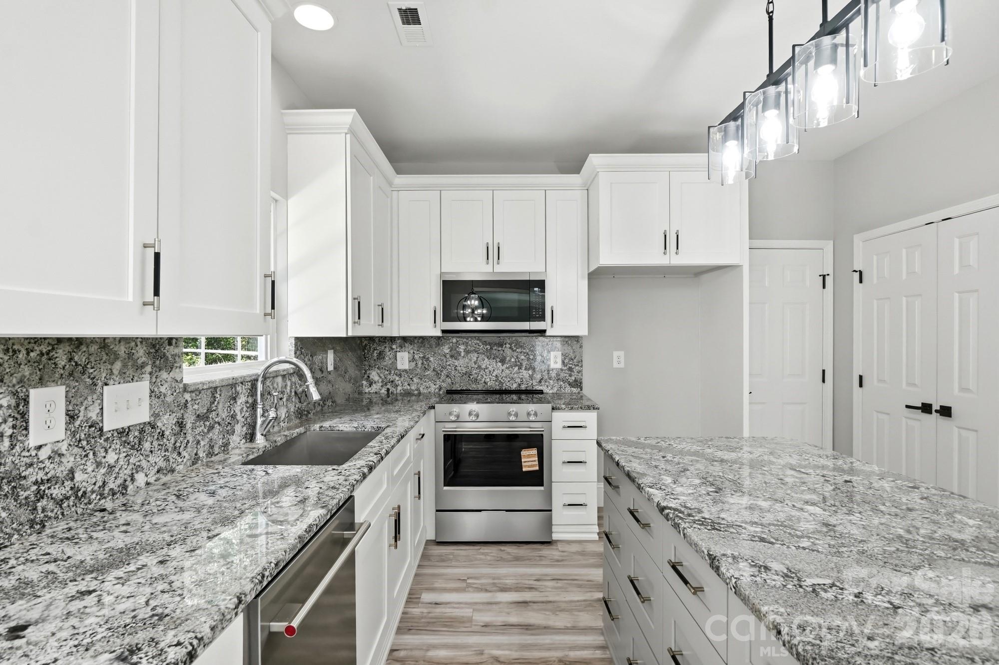 1412 Autumn Ridge Lane Property Photo 12