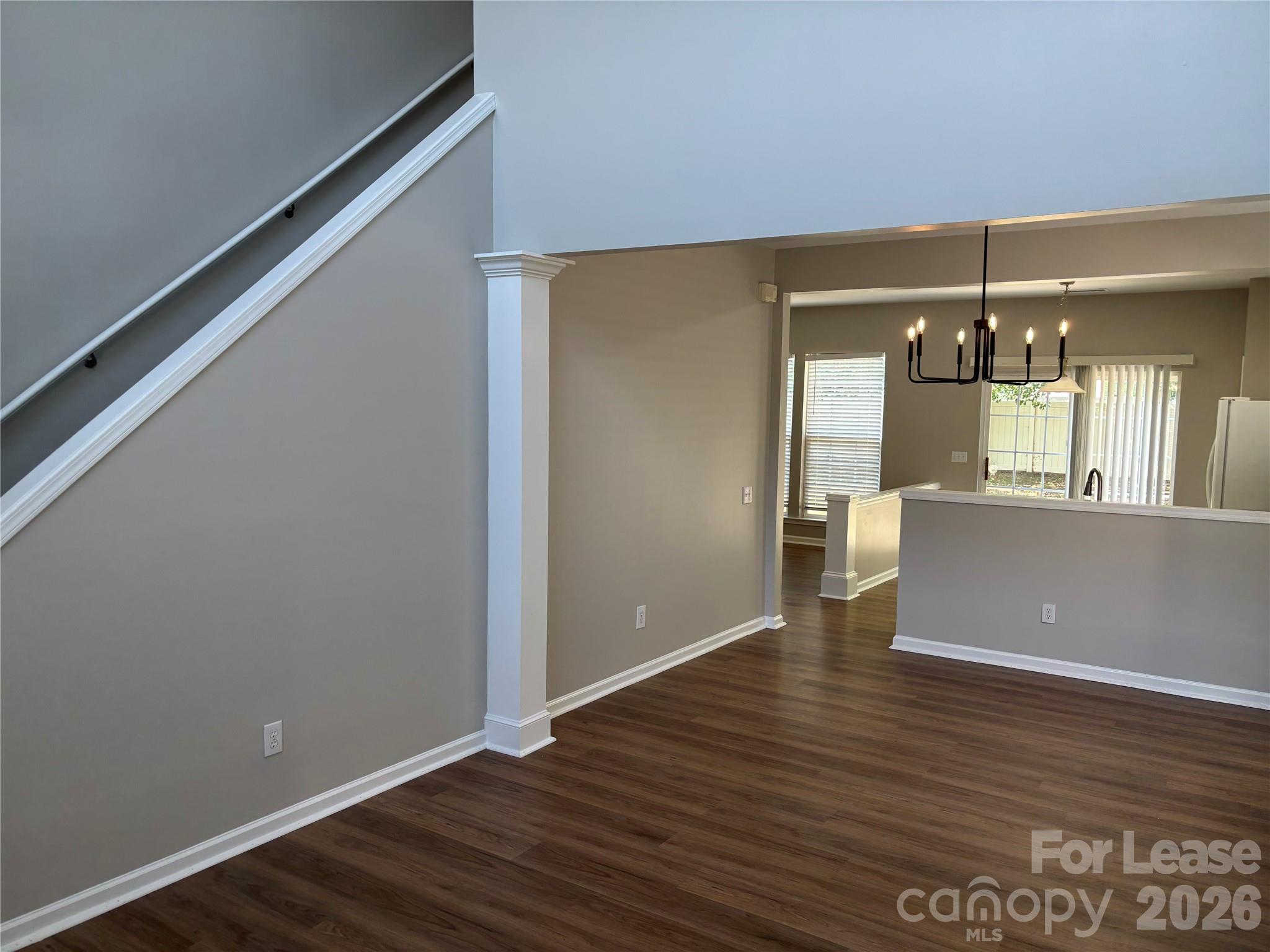 2435 Normancrest Court Property Photo 4