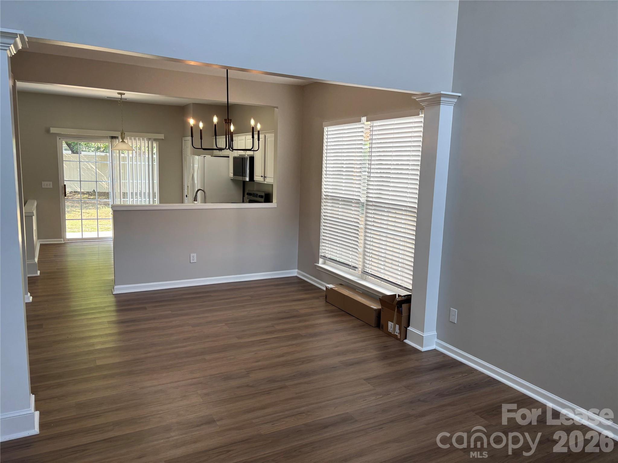 2435 Normancrest Court Property Photo 5
