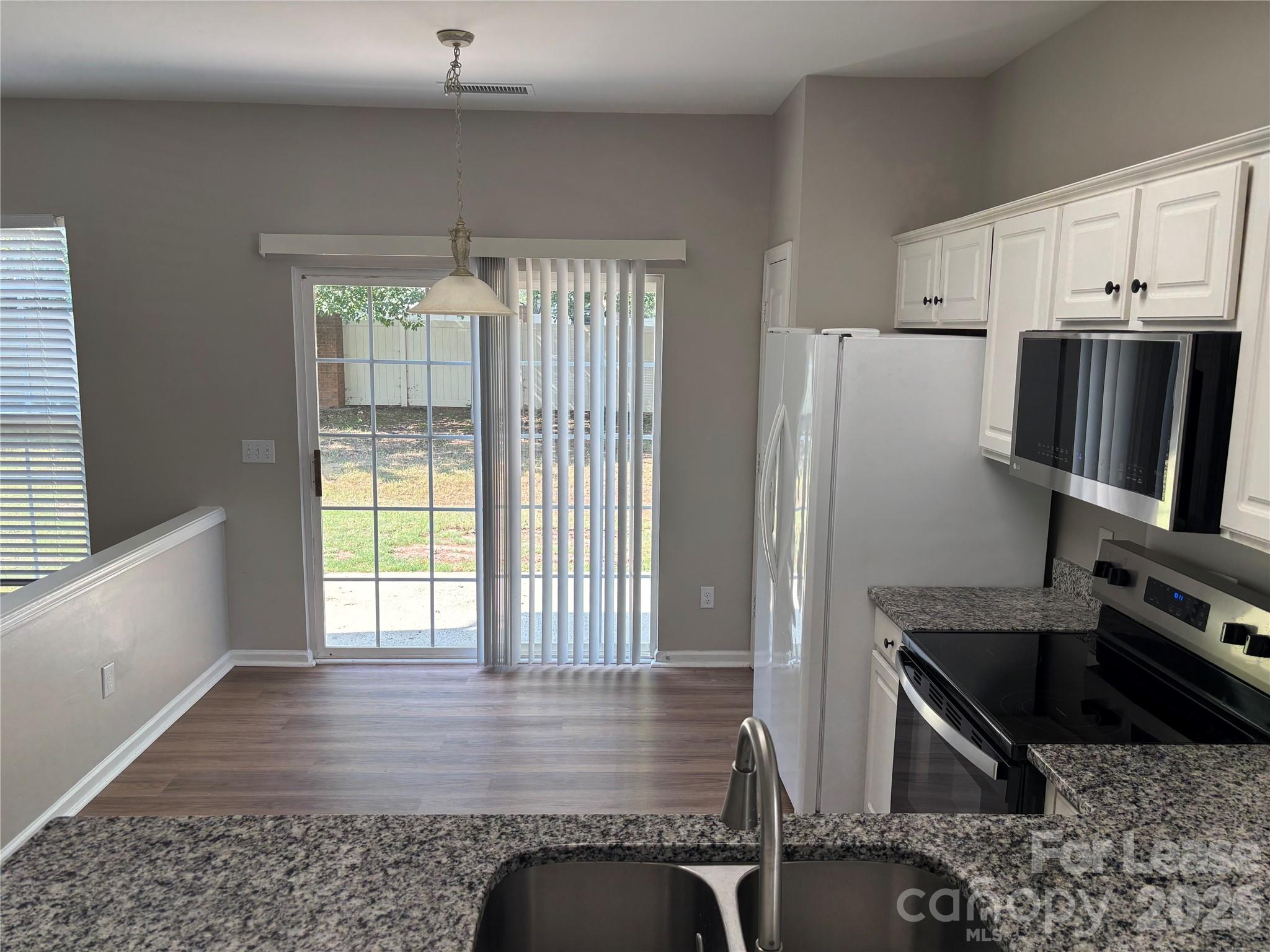 2435 Normancrest Court Property Photo 10
