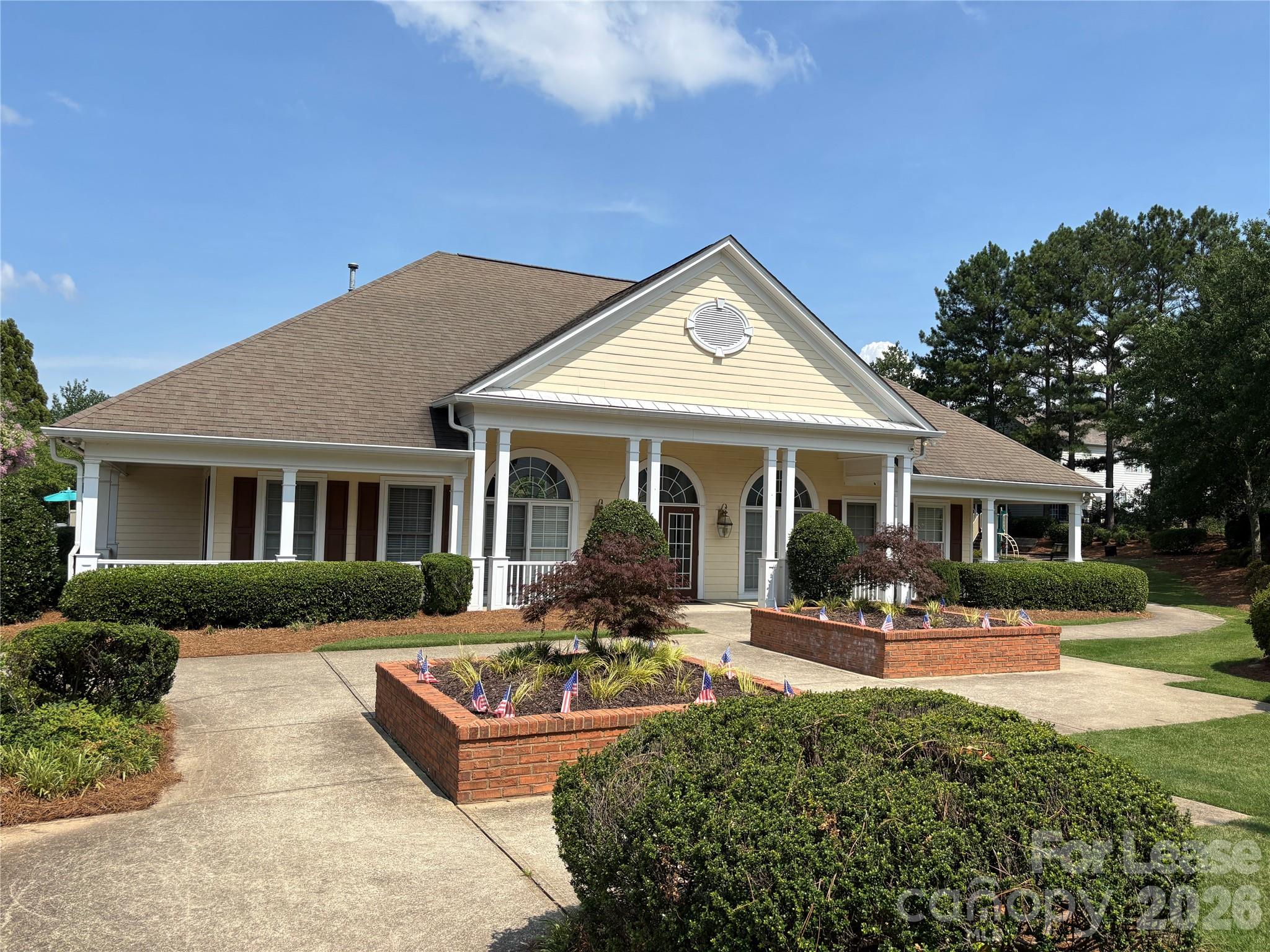 2435 Normancrest Court Property Photo 25