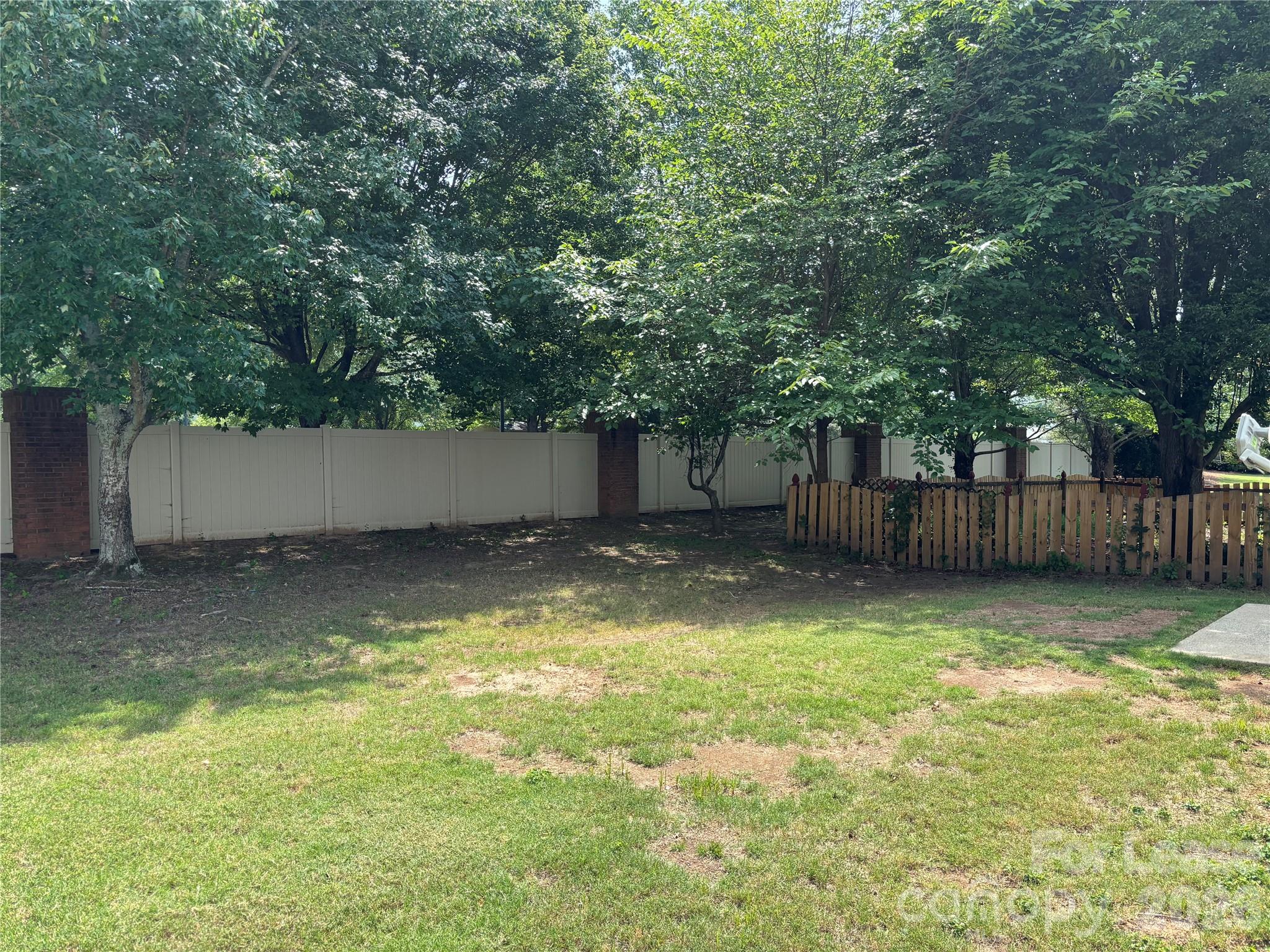 2435 Normancrest Court Property Photo 34