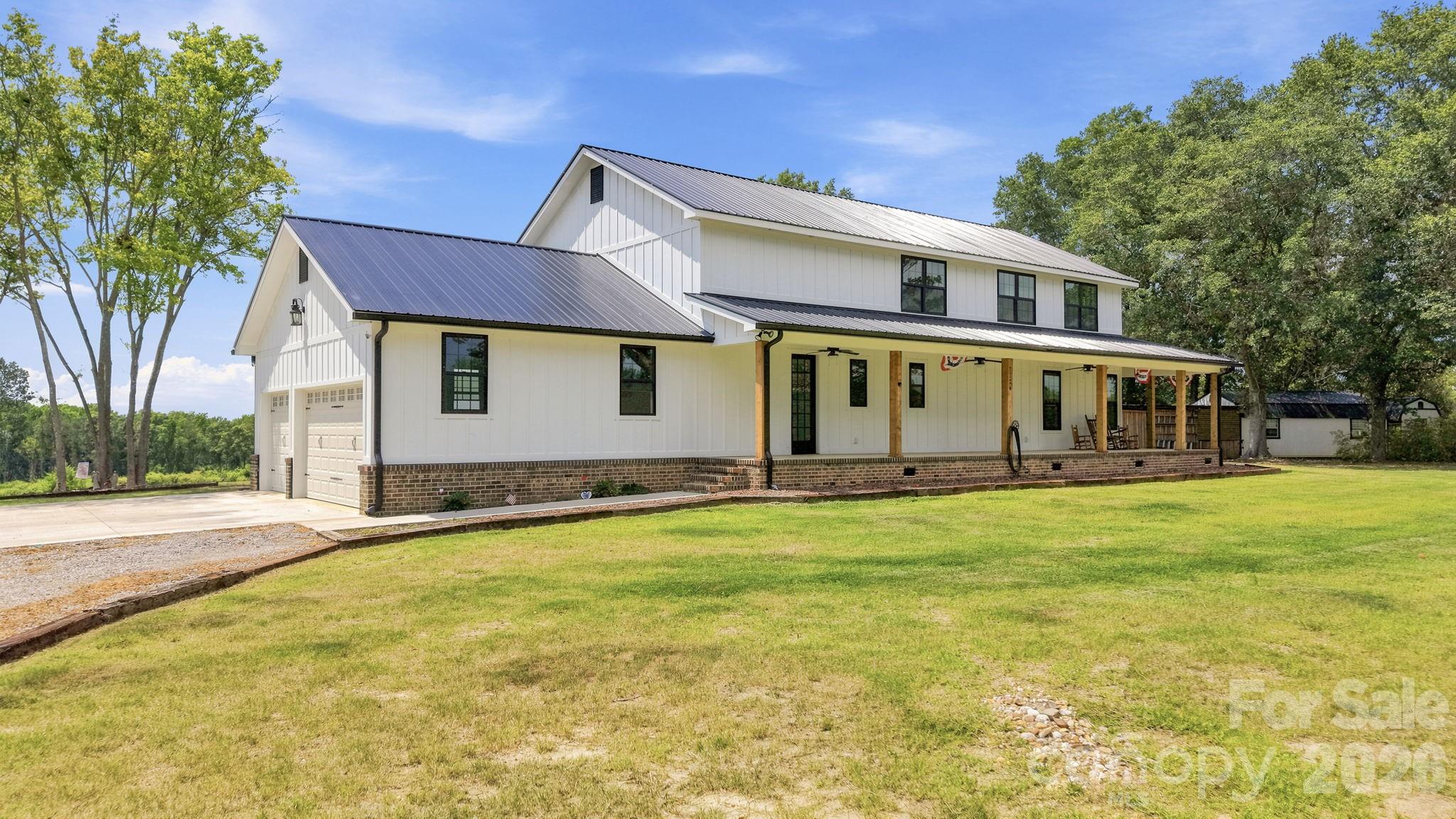 1726 Old Cheraw Highway Property Photo 1