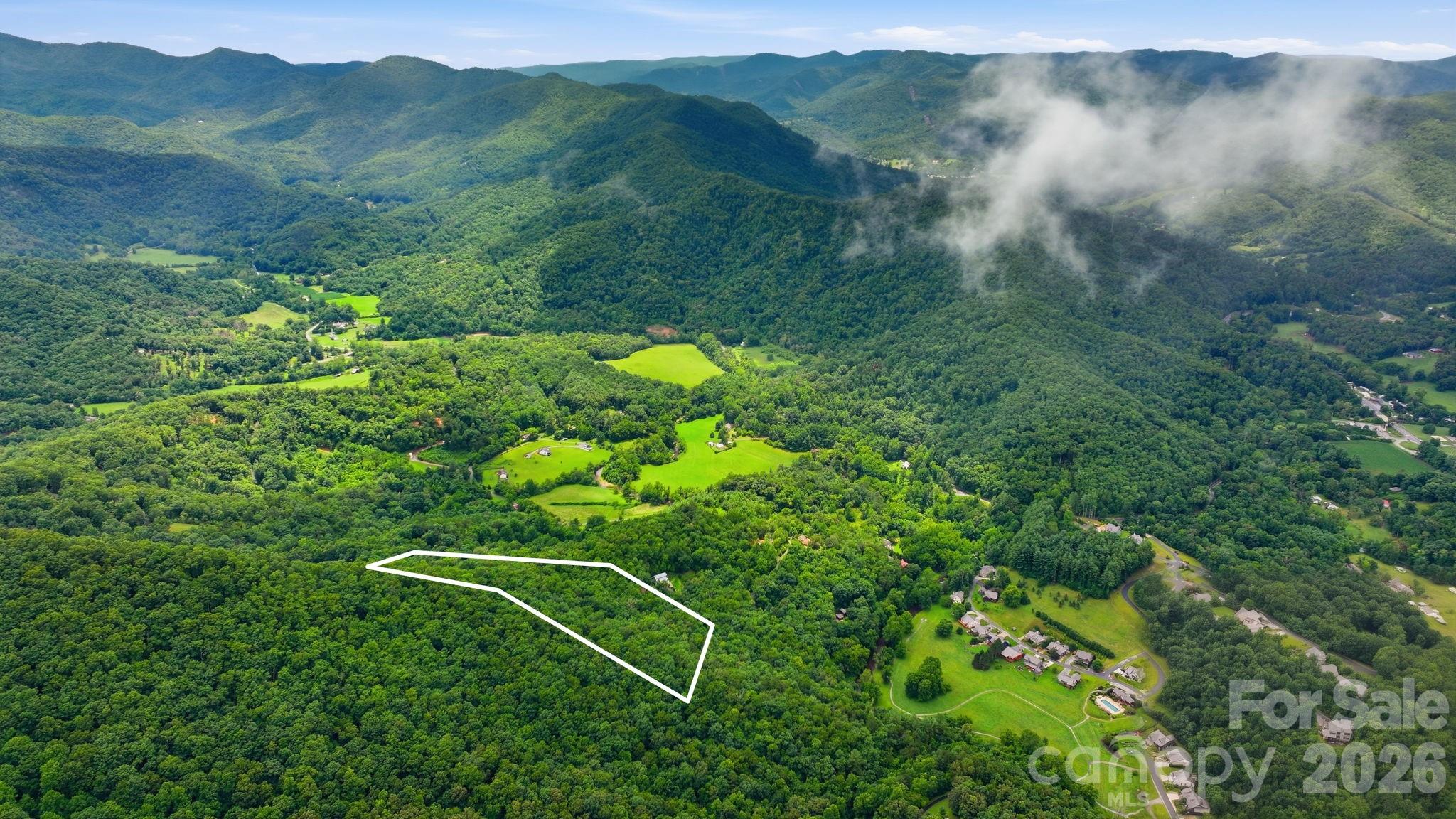 000 Suntrace Circle 18/20 Property Photo 6