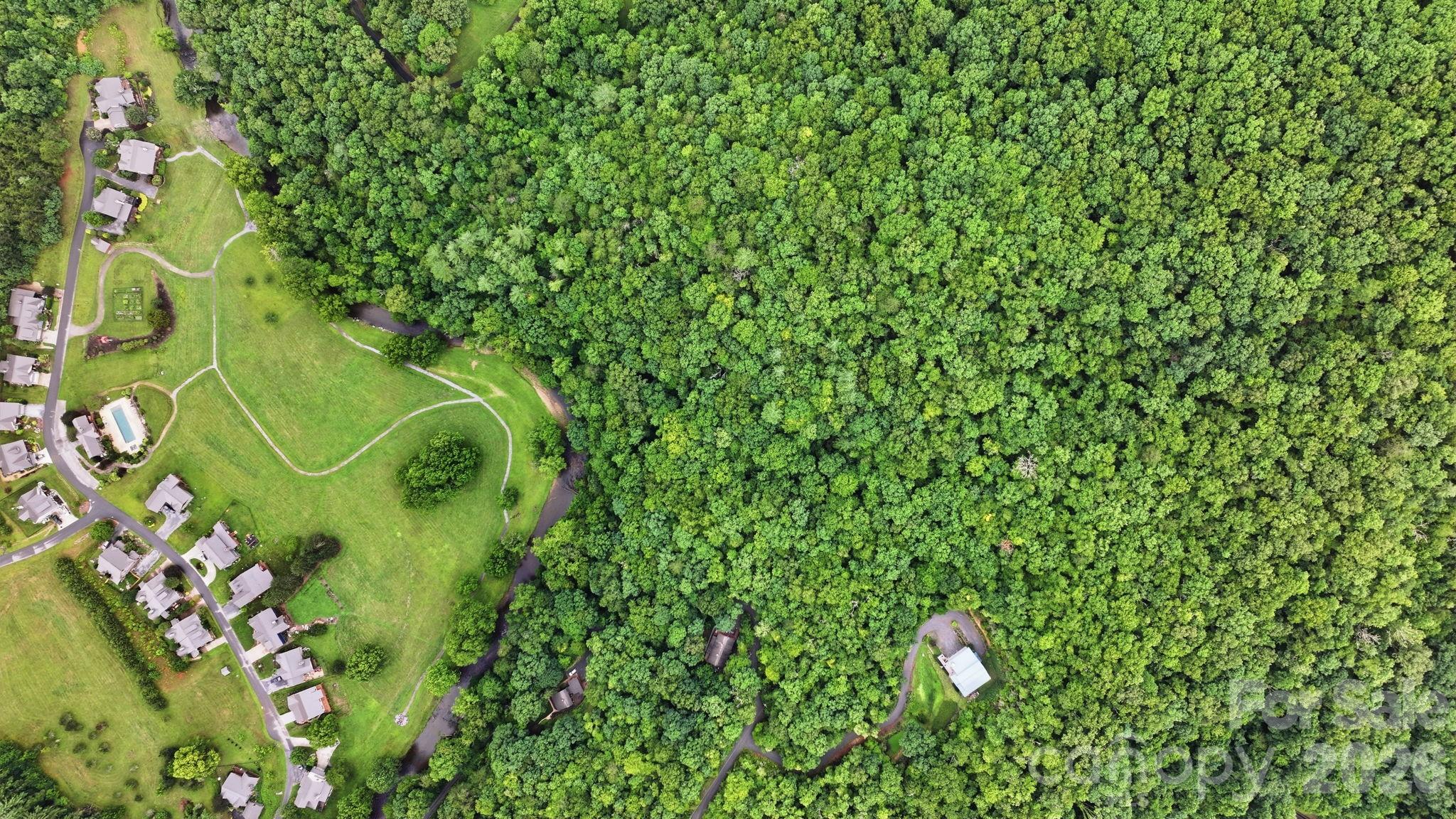 000 Suntrace Circle 18/20 Property Photo 7