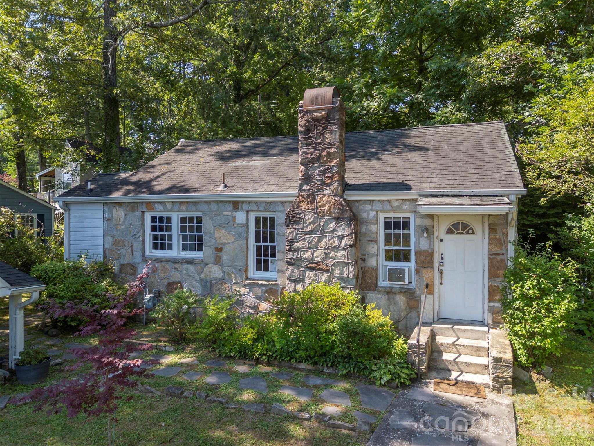 720 Sylvan Boulevard Property Photo 2