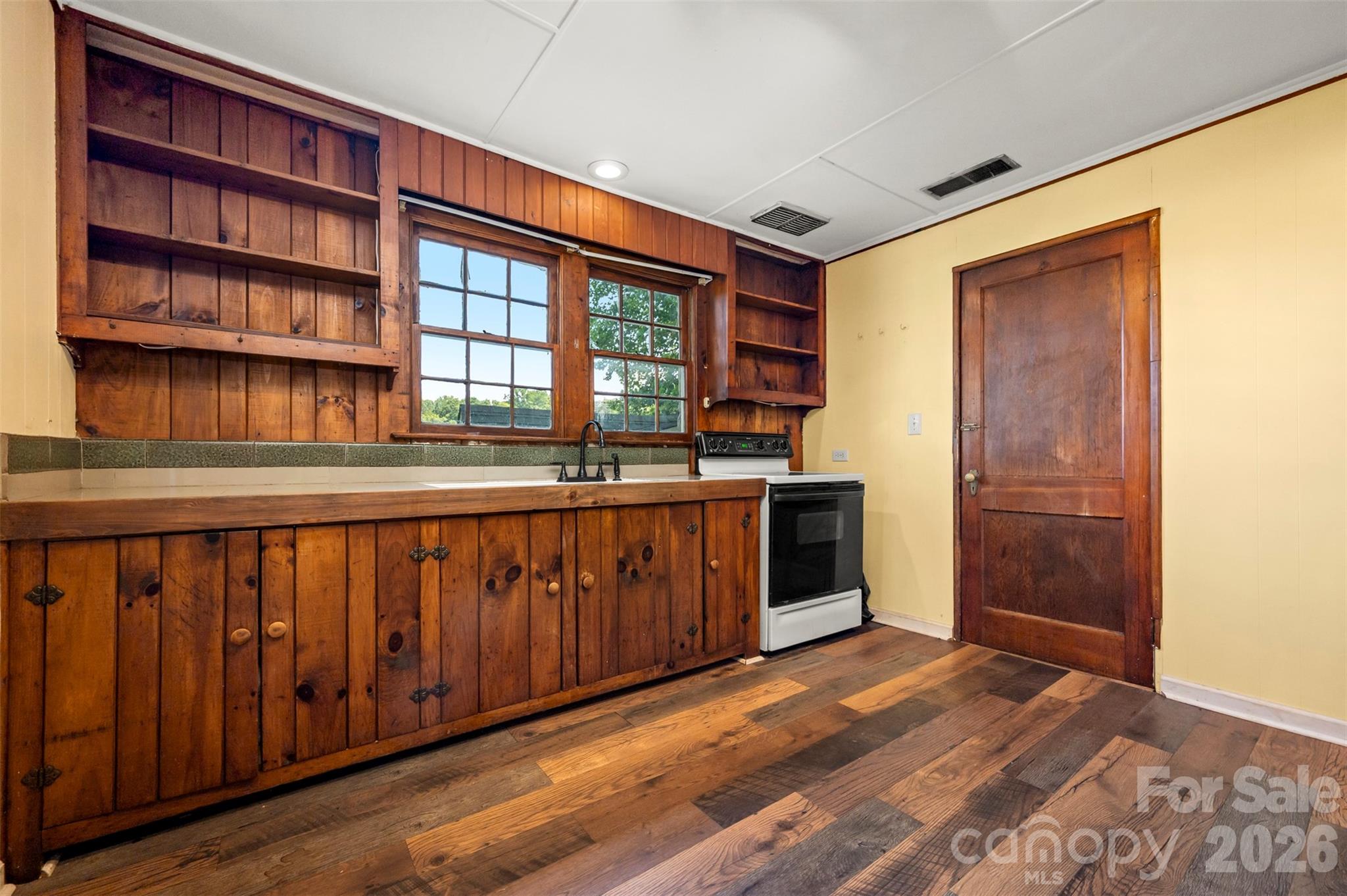 720 Sylvan Boulevard Property Photo 14
