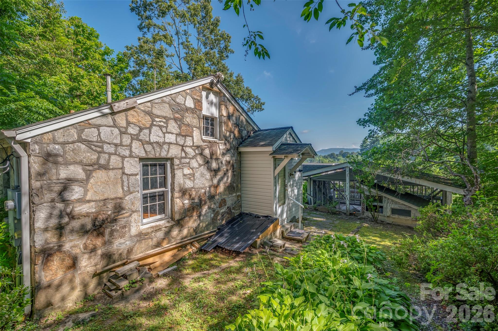 720 Sylvan Boulevard Property Photo 23