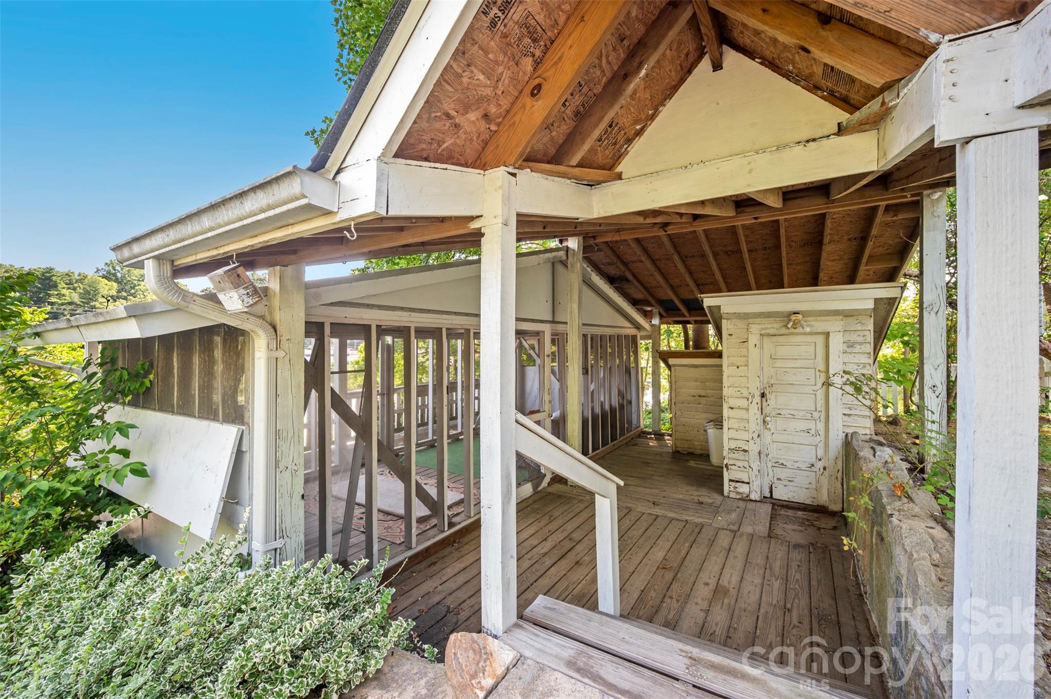 720 Sylvan Boulevard Property Photo 27
