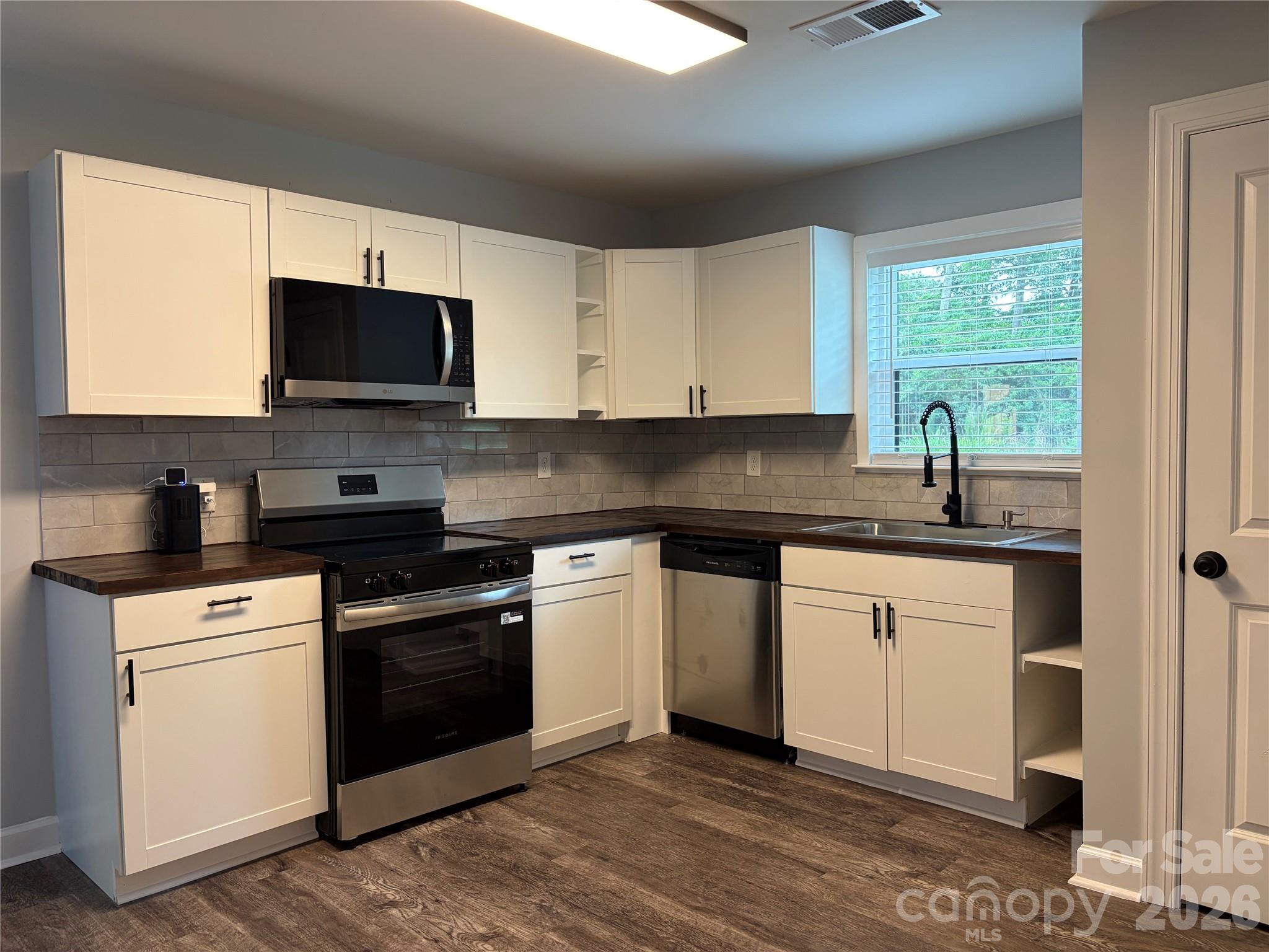 8761 Old Wire Road Property Photo 4