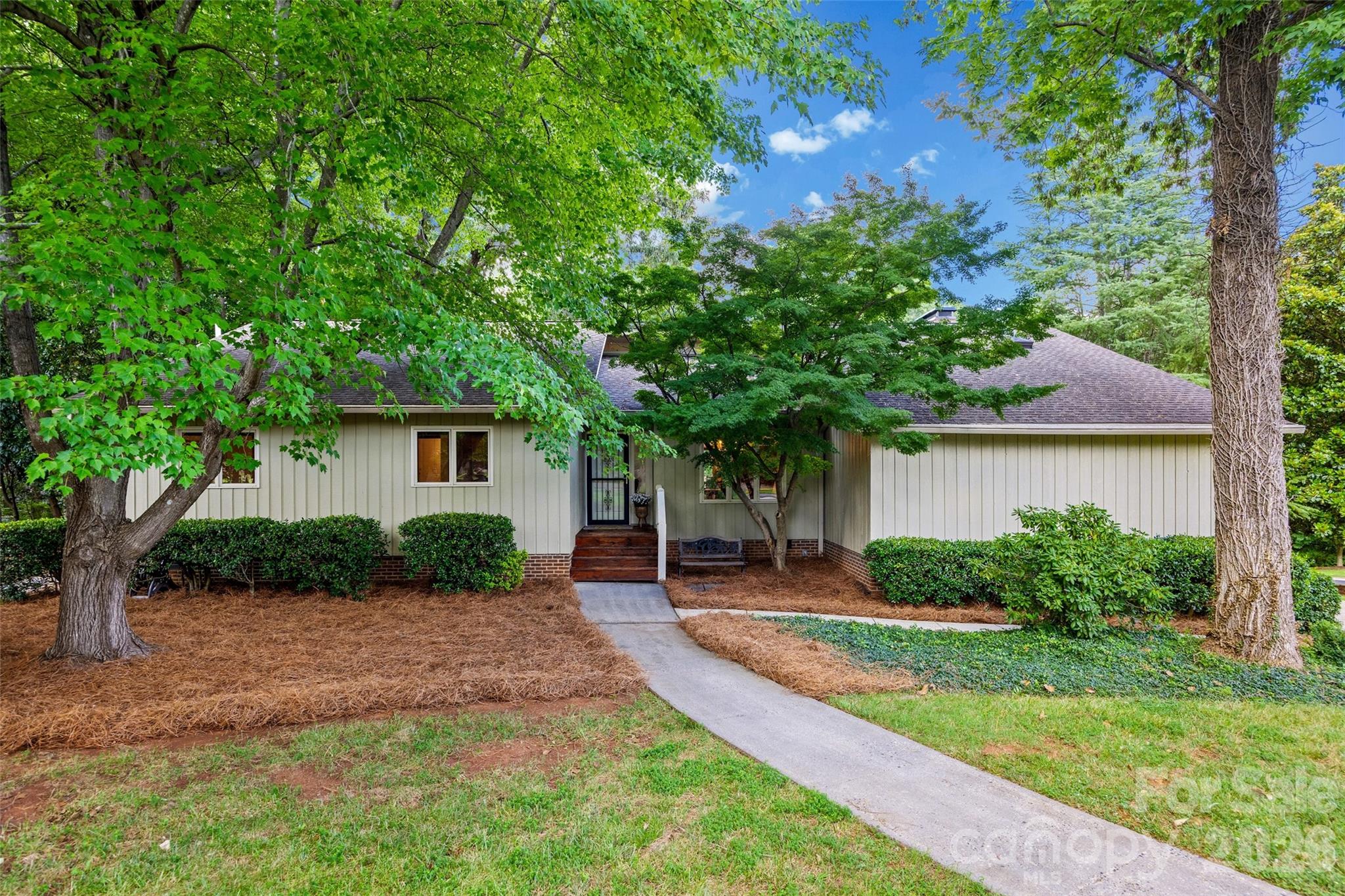 78 Honeysuckle Woods Property Photo 6