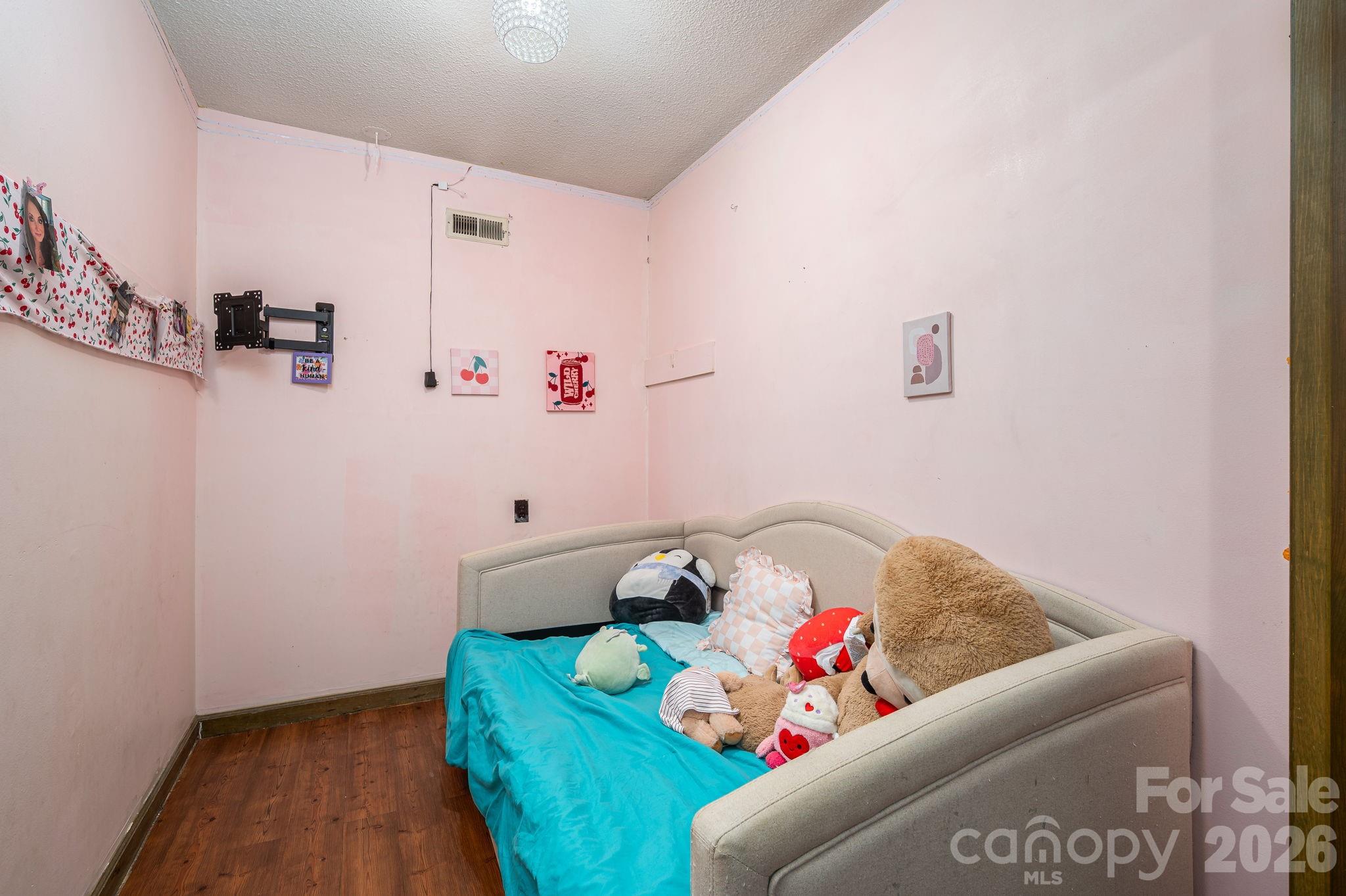 809 Spring Street 2 Property Photo 31