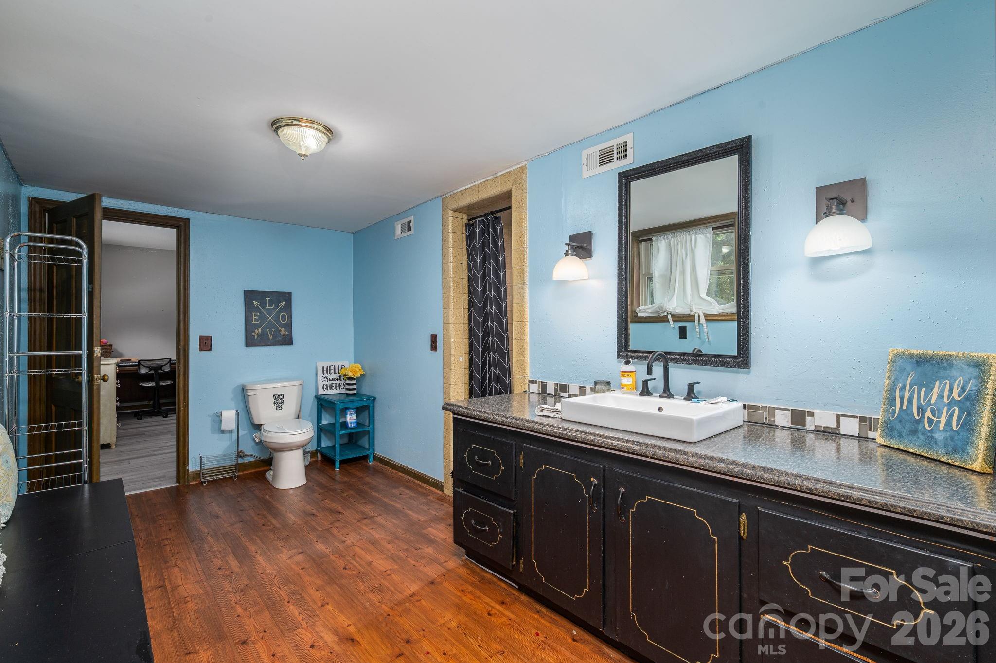 809 Spring Street 2 Property Photo 35