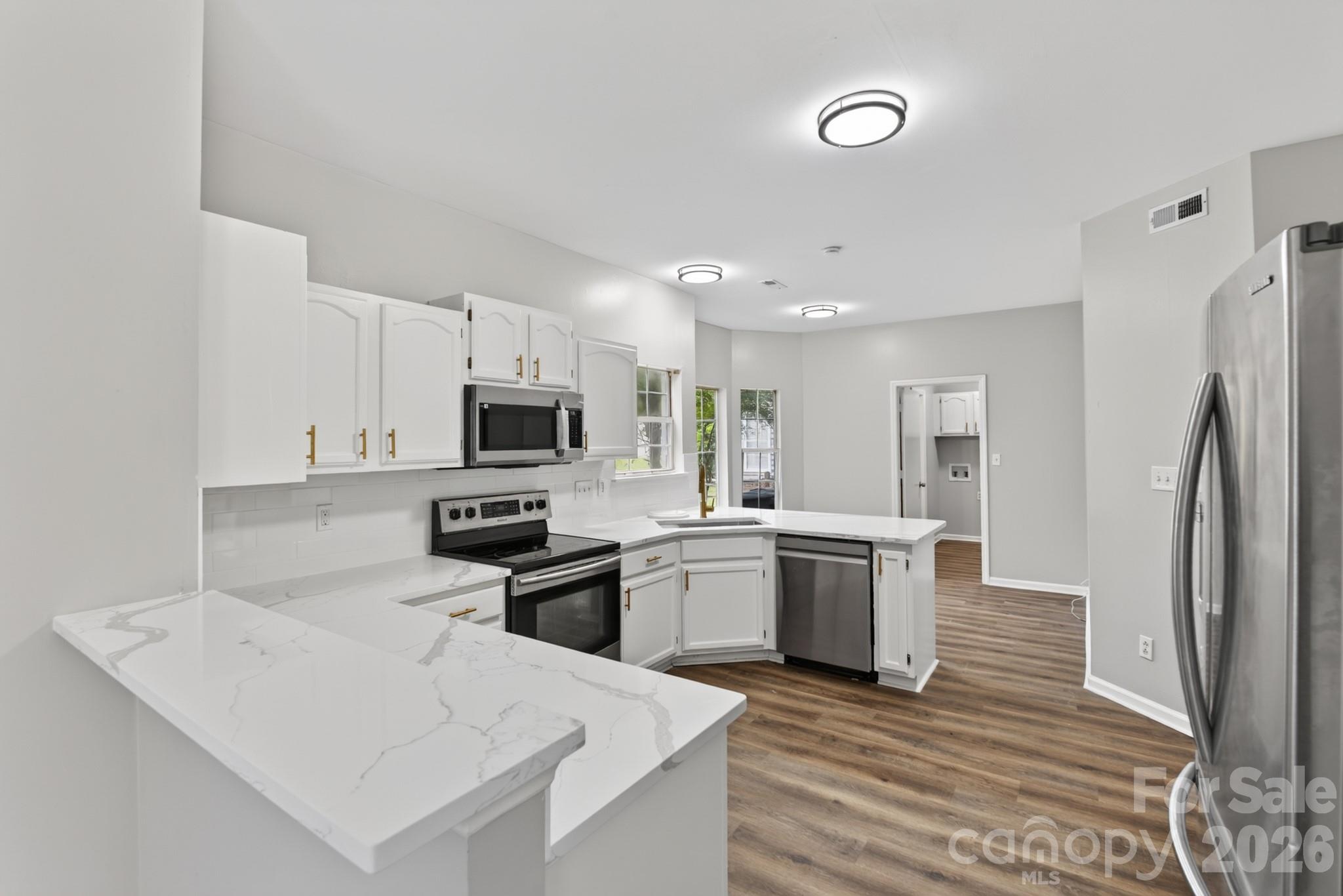 8511 Albury Walk Lane Property Photo 10