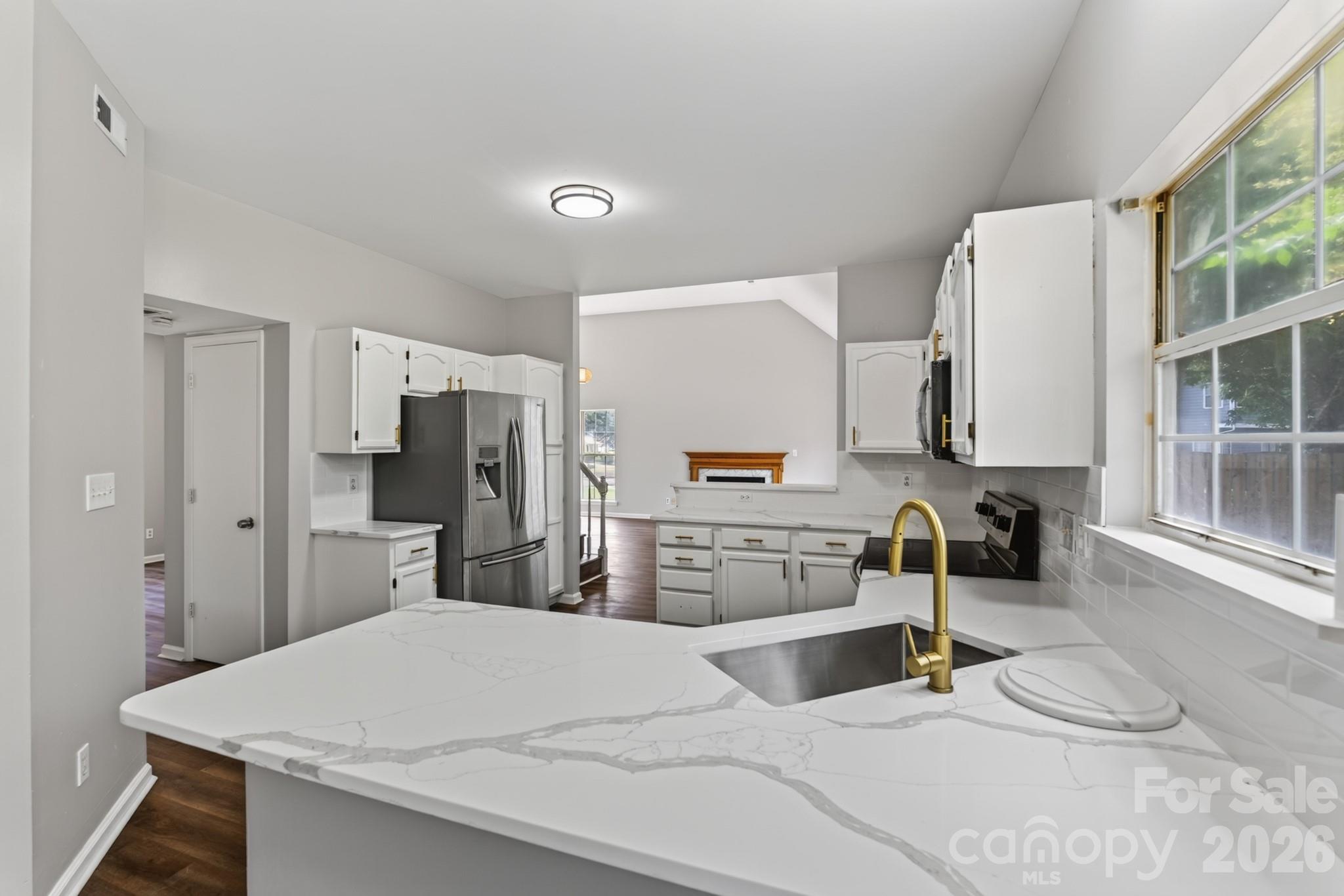 8511 Albury Walk Lane Property Photo 13