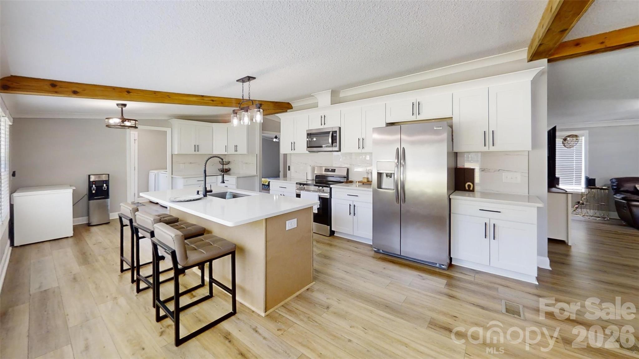 3585 Woodstream Drive Property Photo 5