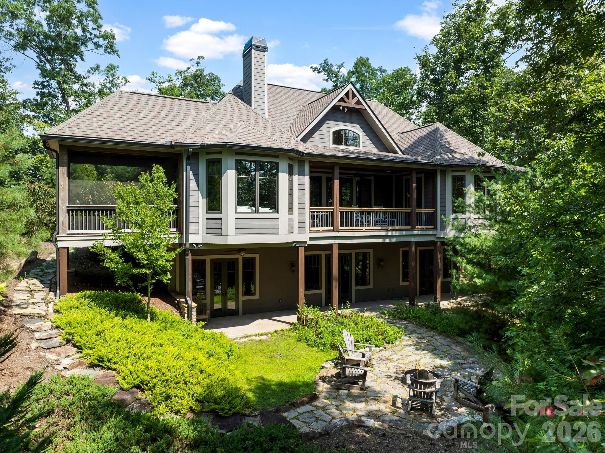 600 White Water Way Property Photo 2