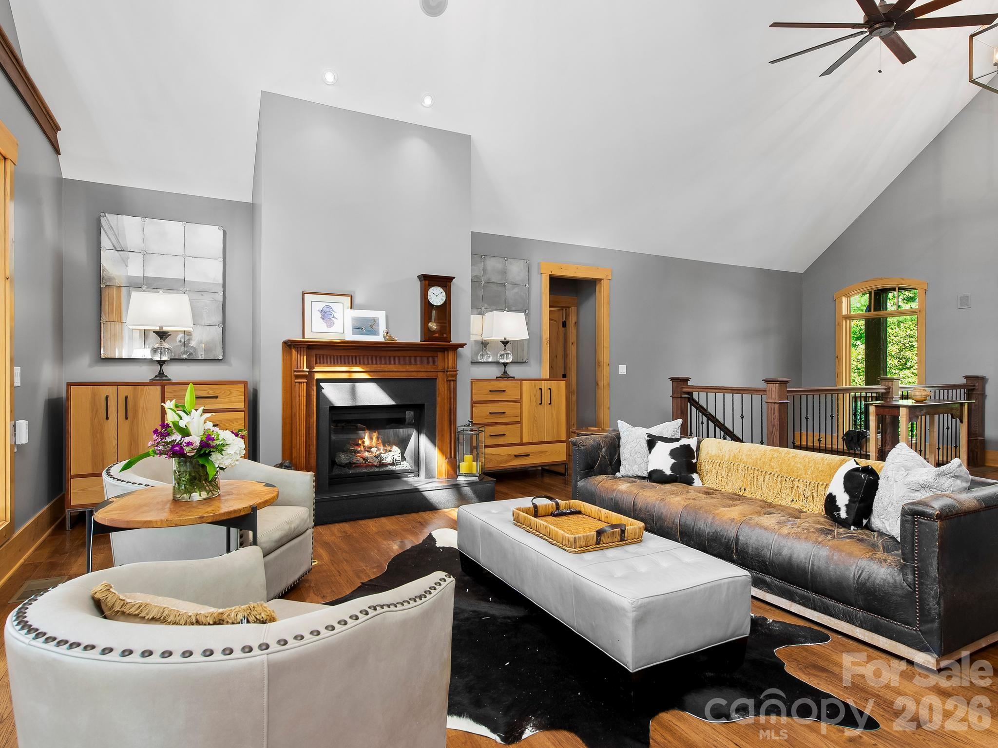 600 White Water Way Property Photo 10