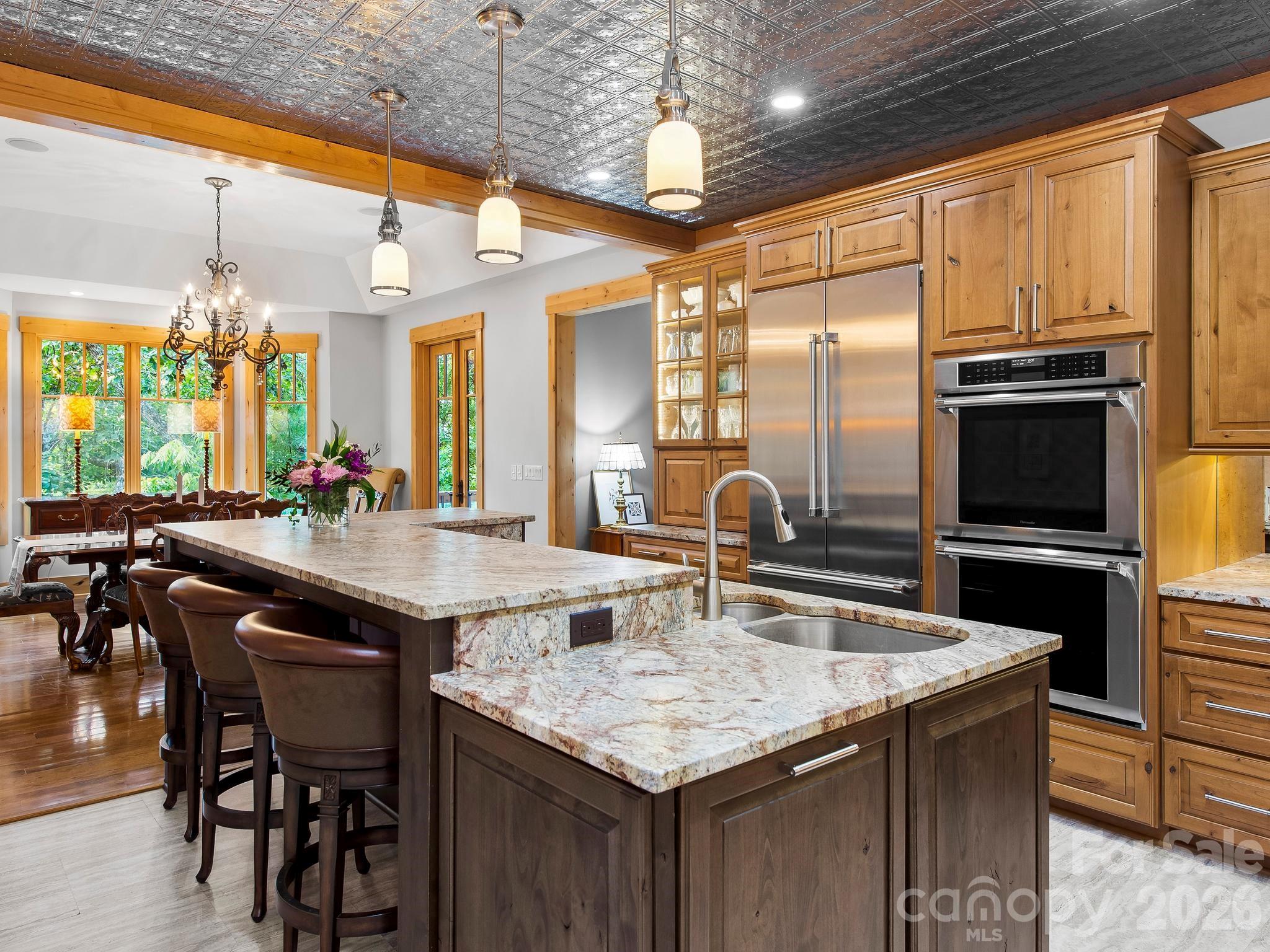 600 White Water Way Property Photo 12