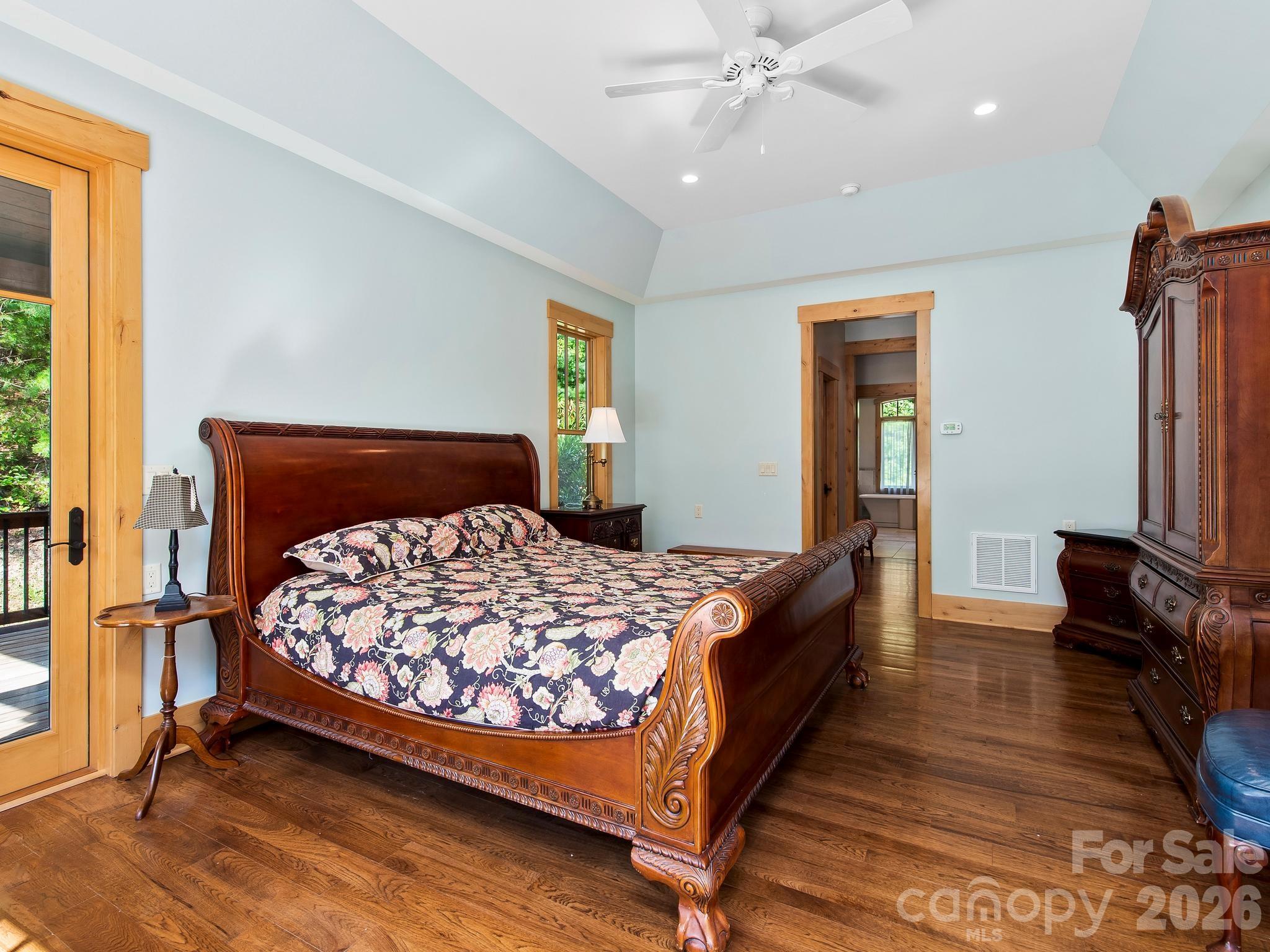 600 White Water Way Property Photo 26
