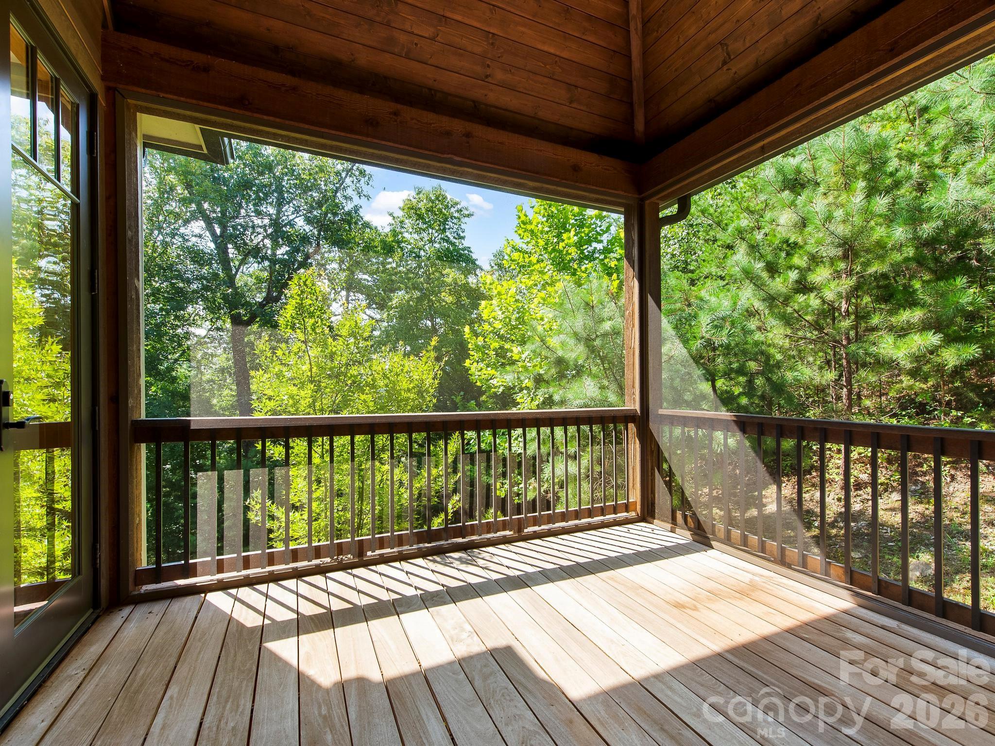 600 White Water Way Property Photo 27