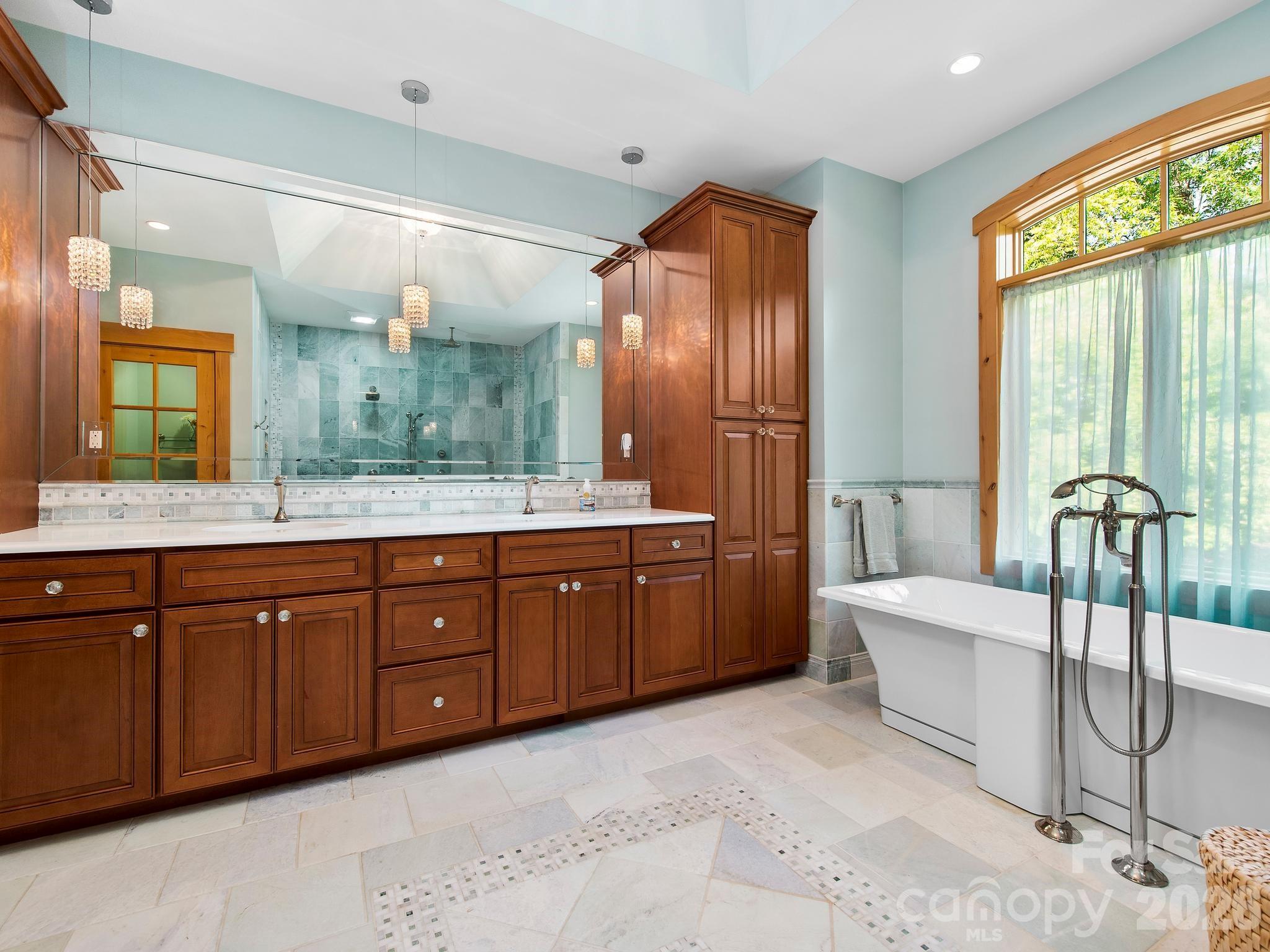 600 White Water Way Property Photo 30