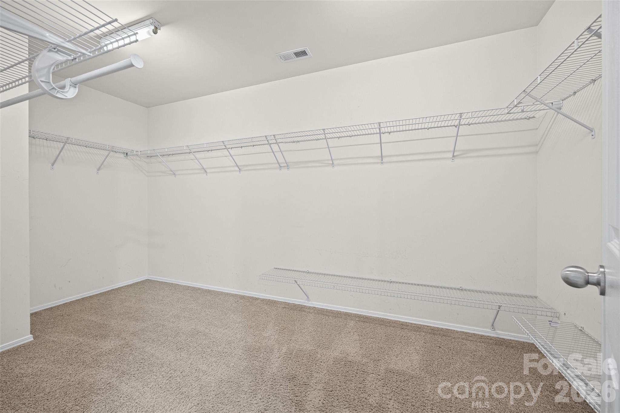 1016 Sweetgum Street Property Photo 8