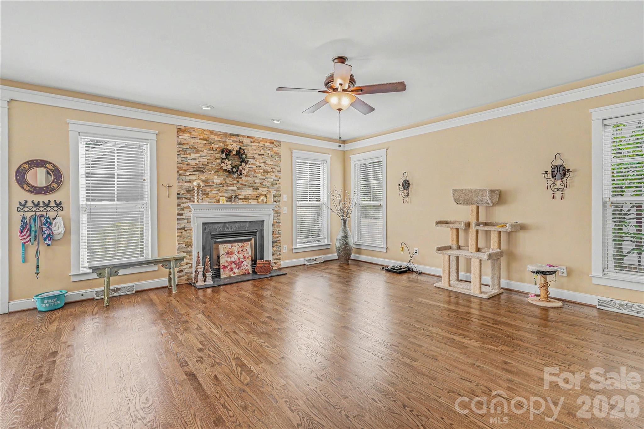 10224 Tolleson Avenue Property Photo 6