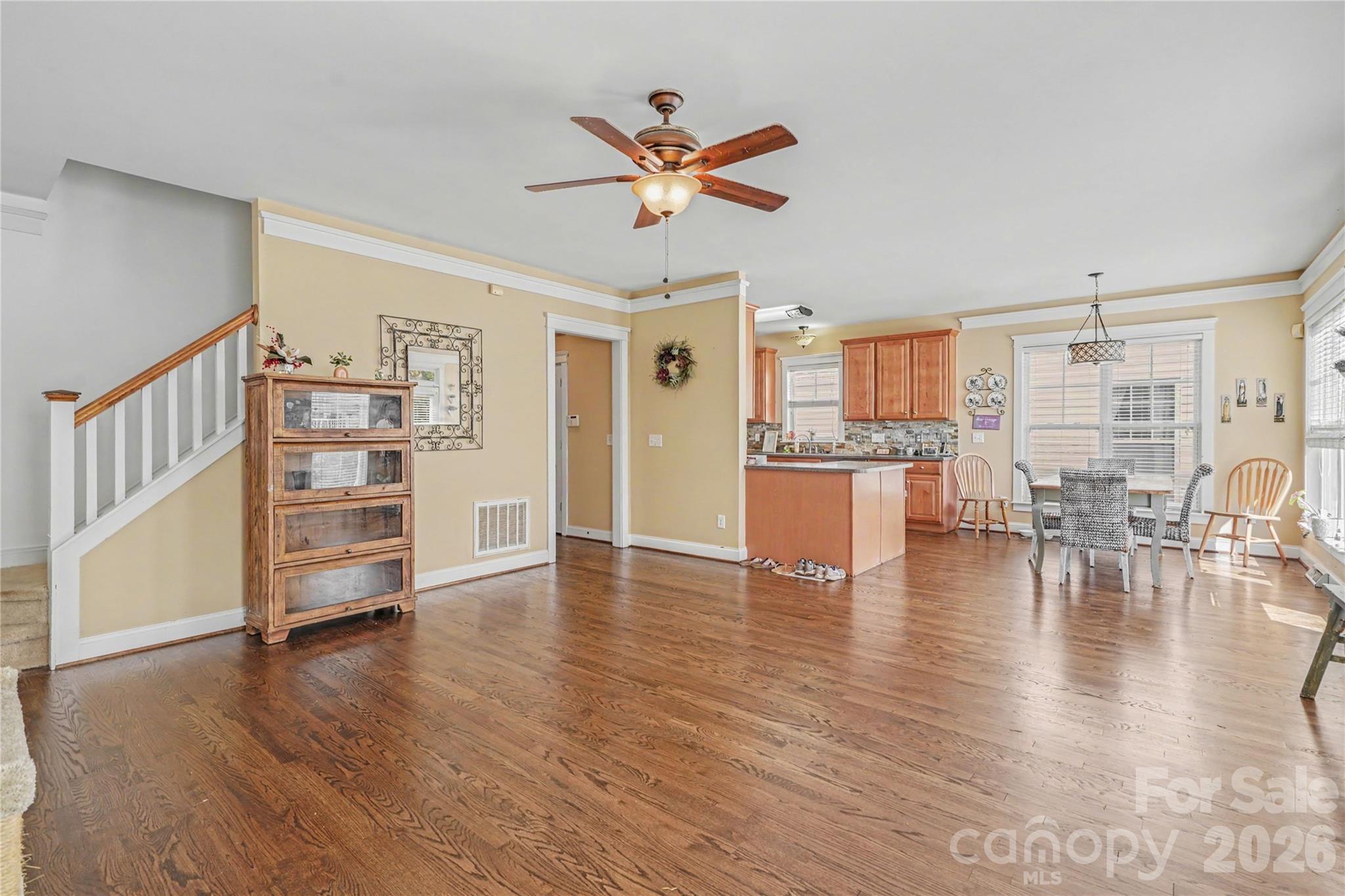 10224 Tolleson Avenue Property Photo 8