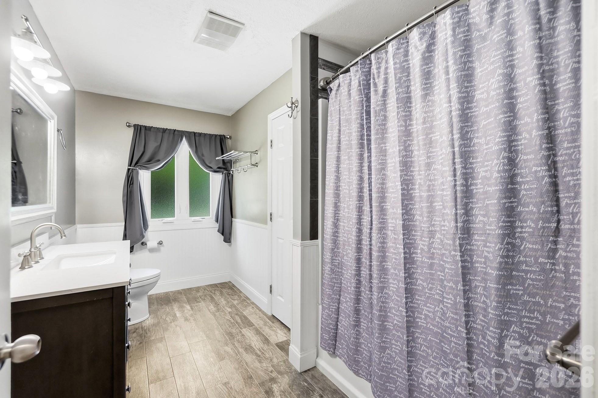 1031 Woodlake Lane Property Photo 33