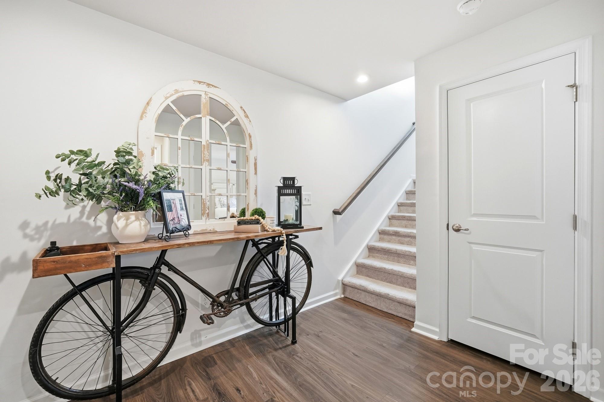 435 Lahinch Drive Property Photo 3