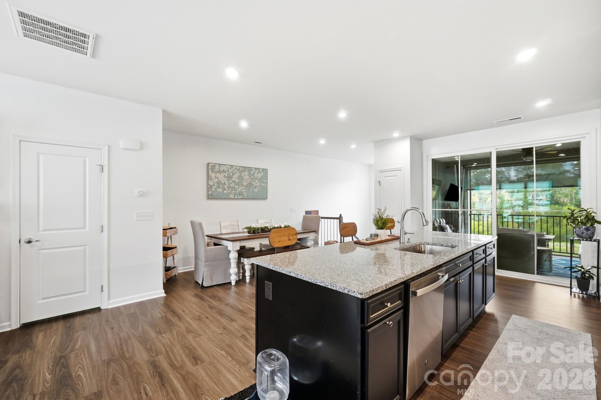 435 Lahinch Drive Property Photo 7