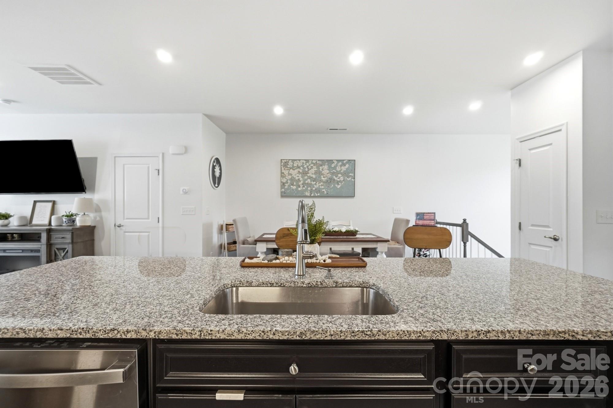 435 Lahinch Drive Property Photo 8