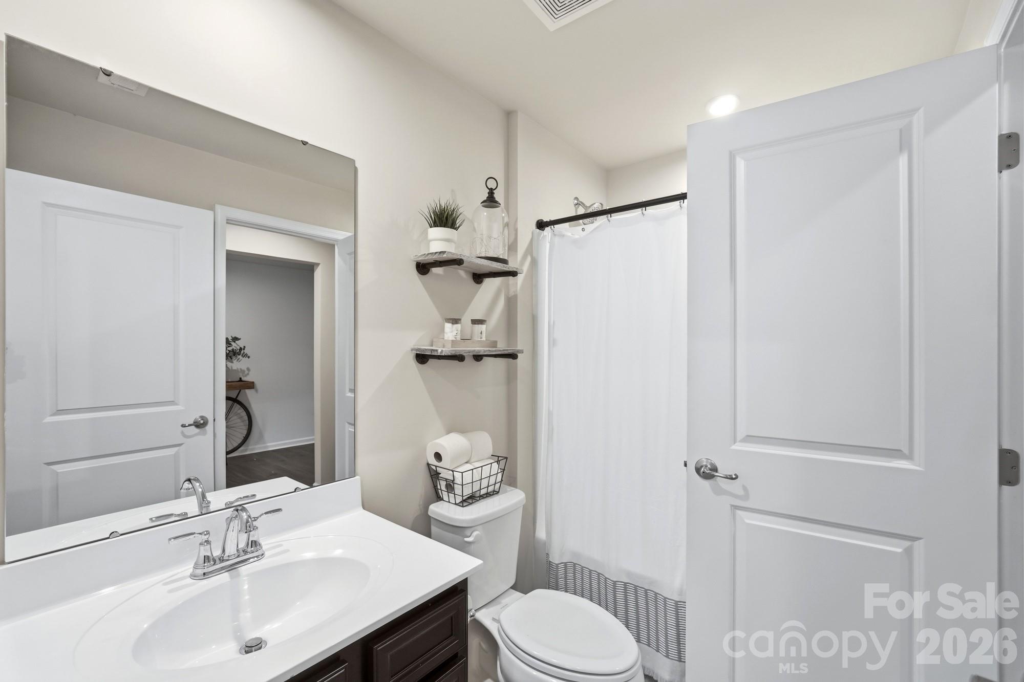 435 Lahinch Drive Property Photo 18